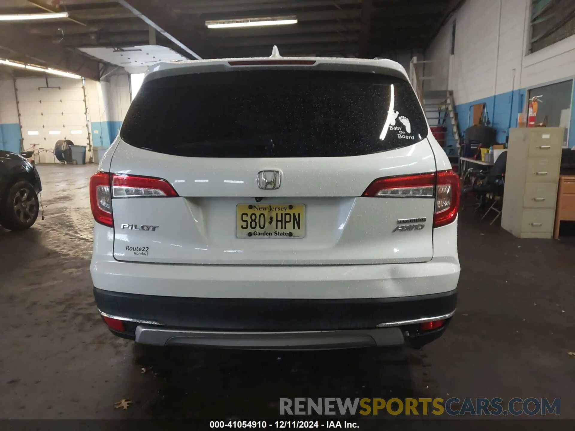 16 Photograph of a damaged car 5FNYF6H95KB030896 HONDA PILOT 2019