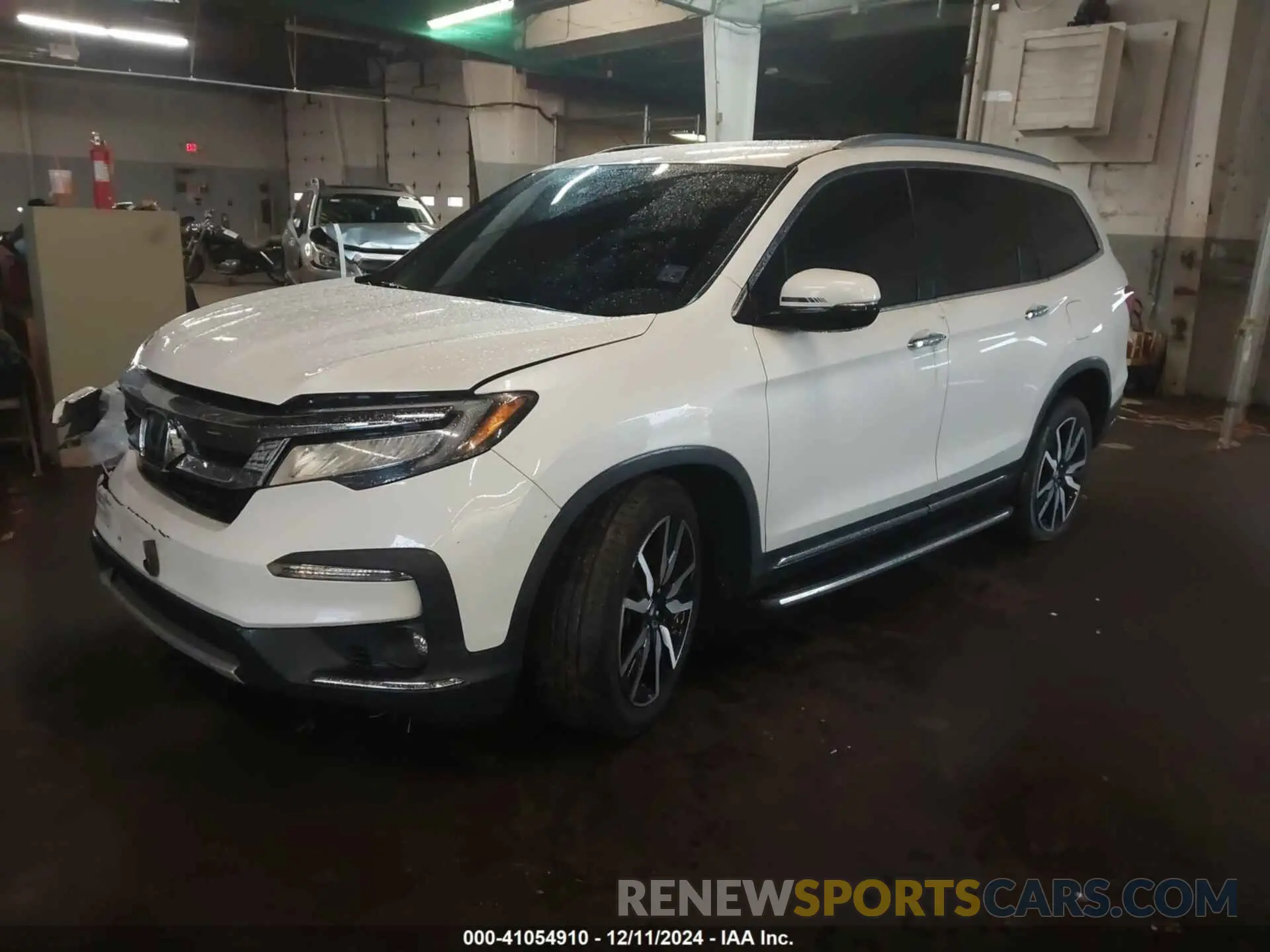 2 Photograph of a damaged car 5FNYF6H95KB030896 HONDA PILOT 2019