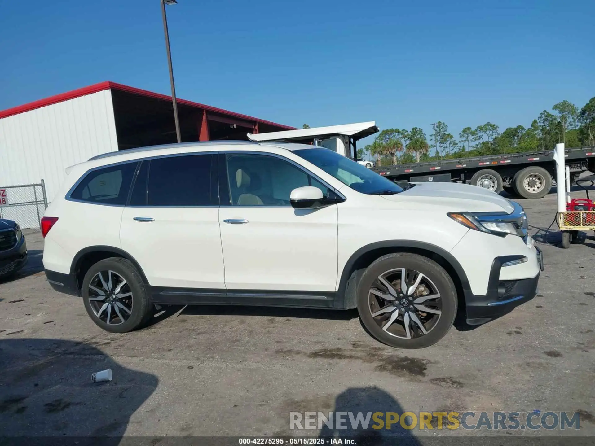 13 Photograph of a damaged car 5FNYF6H98KB016992 HONDA PILOT 2019