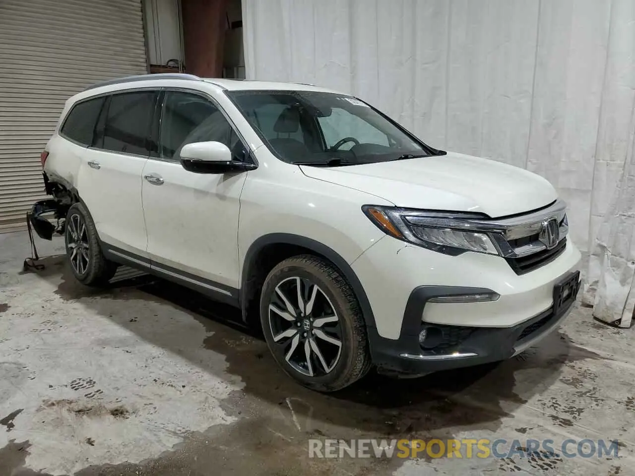 4 Photograph of a damaged car 5FNYF6H98KB043822 HONDA PILOT 2019