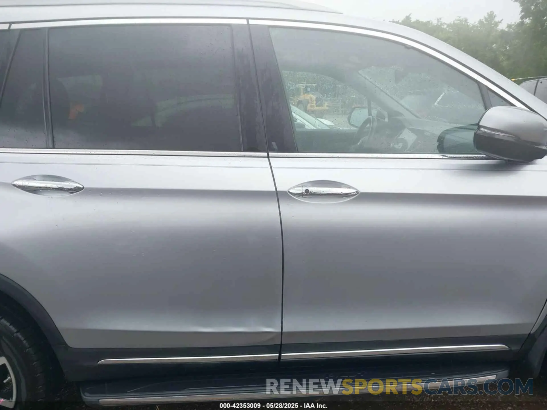 13 Photograph of a damaged car 5FNYF6H98KB097105 HONDA PILOT 2019