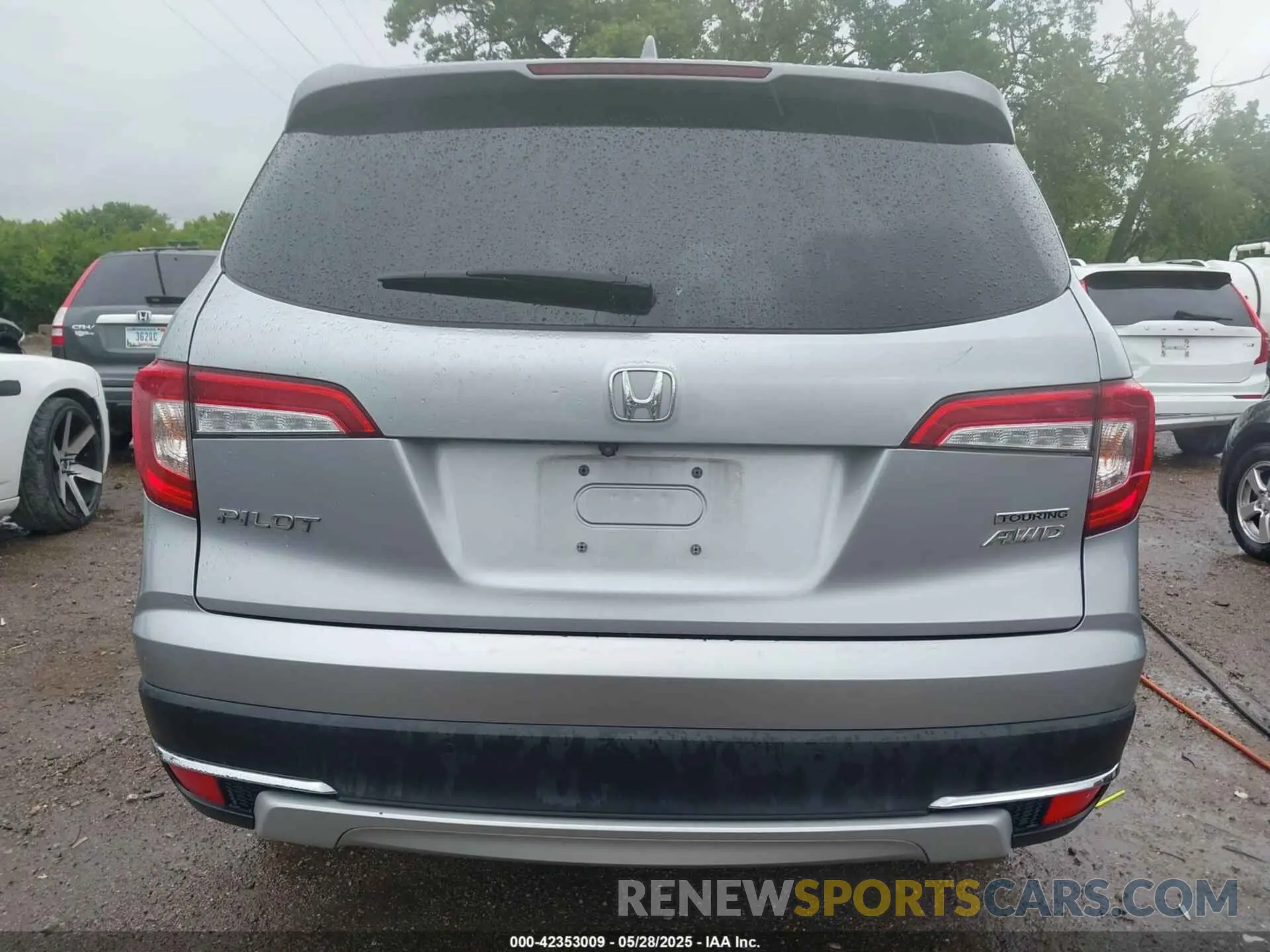 16 Photograph of a damaged car 5FNYF6H98KB097105 HONDA PILOT 2019