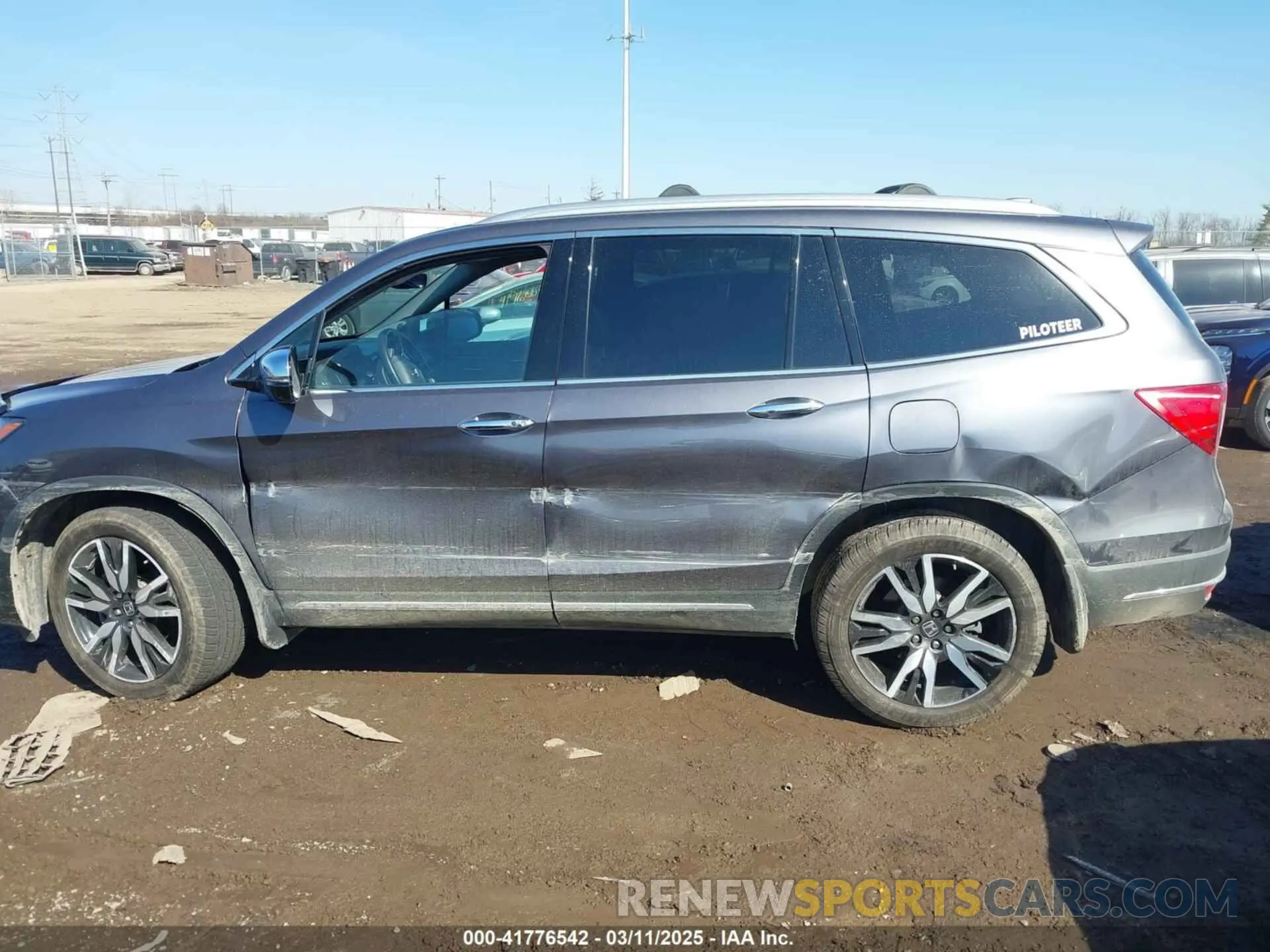 15 Photograph of a damaged car 5FNYF6H99KB016869 HONDA PILOT 2019