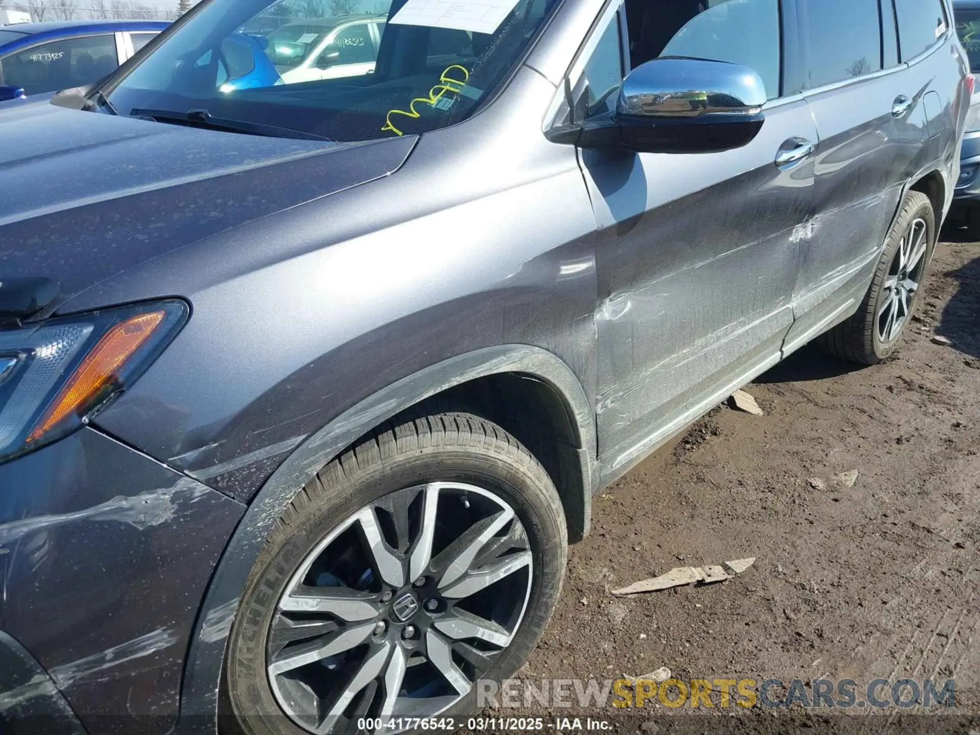 6 Photograph of a damaged car 5FNYF6H99KB016869 HONDA PILOT 2019