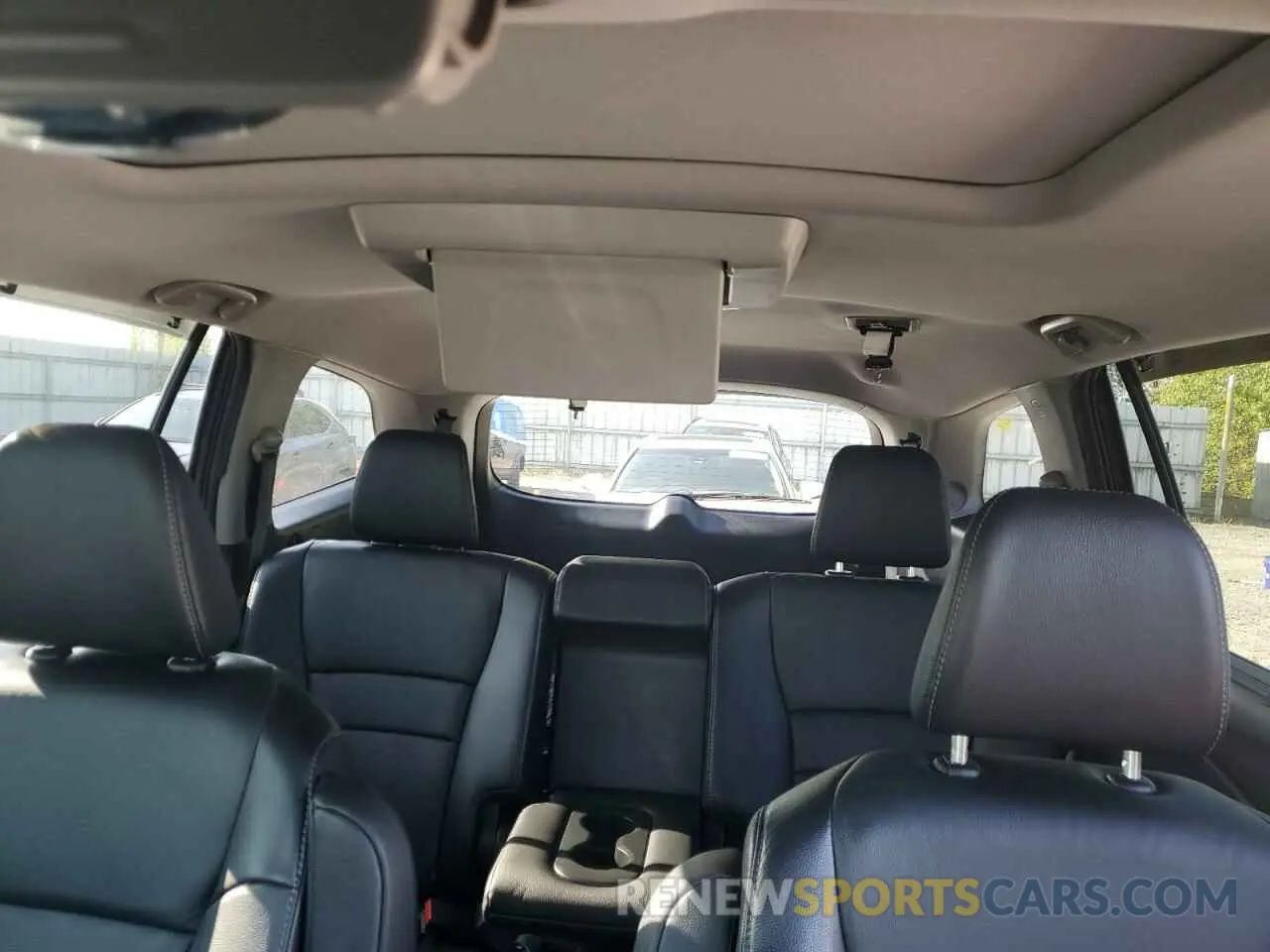 10 Photograph of a damaged car 5FNYF6H9XKB067331 HONDA PILOT 2019
