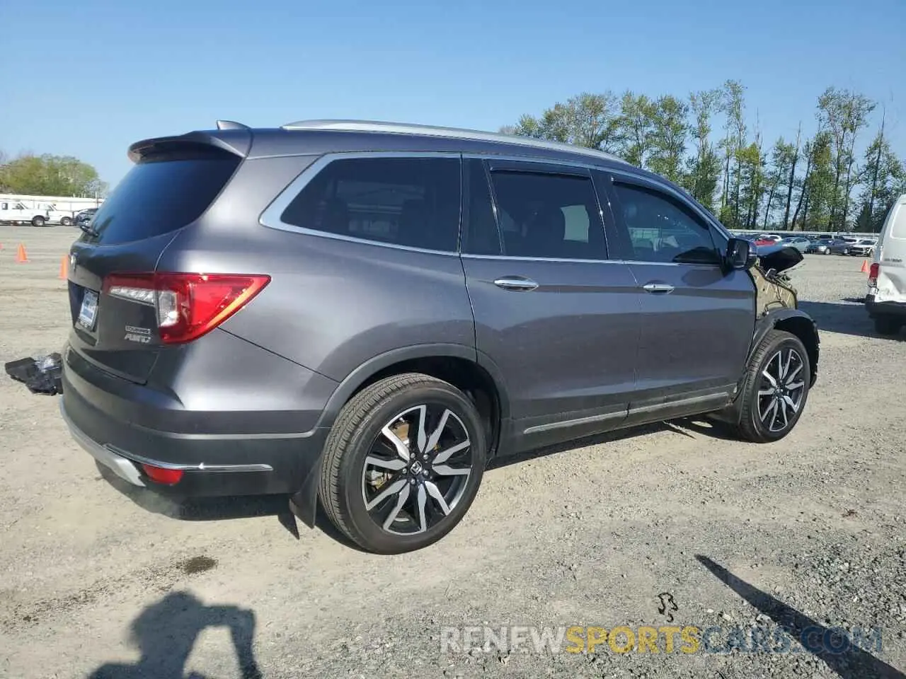 3 Photograph of a damaged car 5FNYF6H9XKB067331 HONDA PILOT 2019