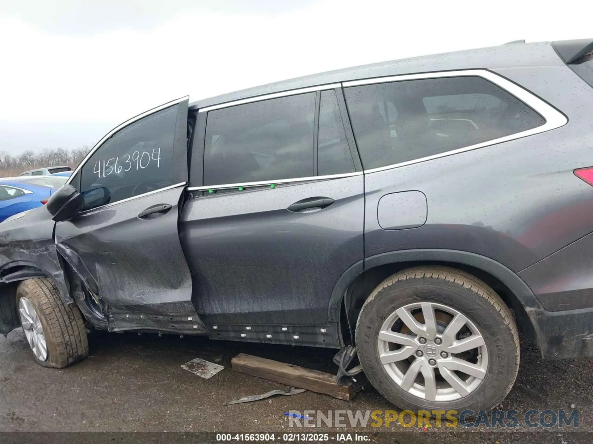 14 Photograph of a damaged car 5FNYF5H14LB017563 HONDA PILOT 2020