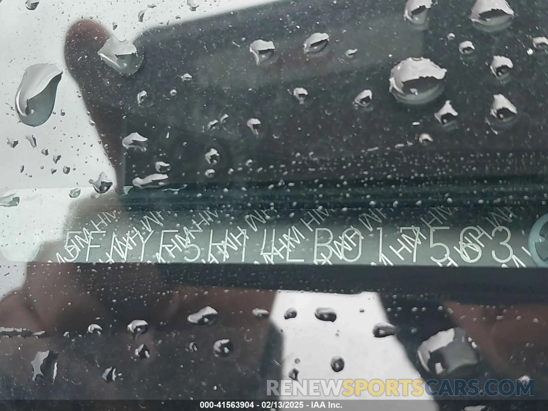 9 Photograph of a damaged car 5FNYF5H14LB017563 HONDA PILOT 2020
