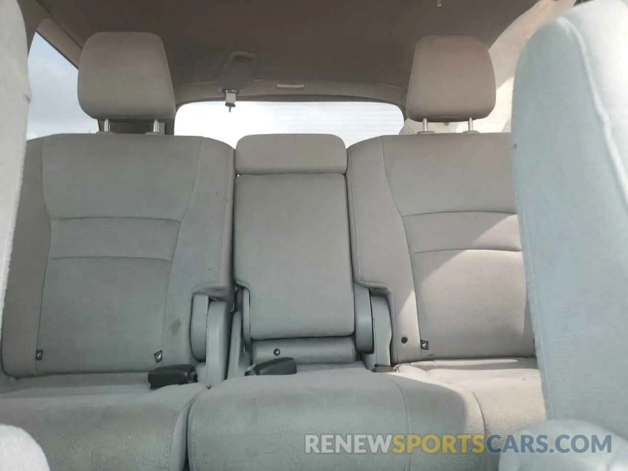 10 Photograph of a damaged car 5FNYF5H32LB010709 HONDA PILOT 2020