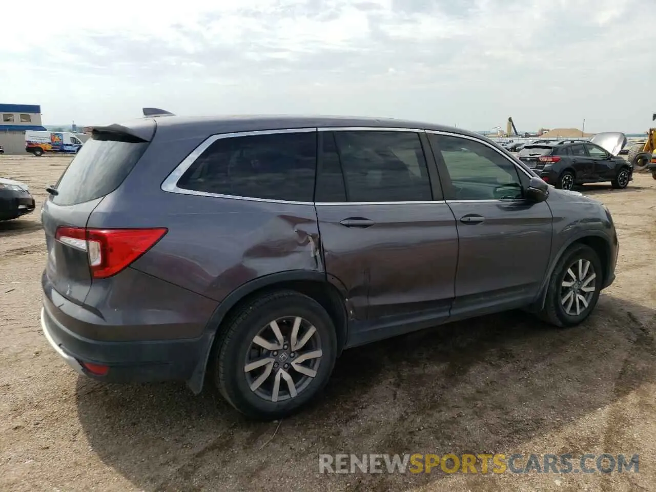 3 Photograph of a damaged car 5FNYF5H34LB008668 HONDA PILOT 2020