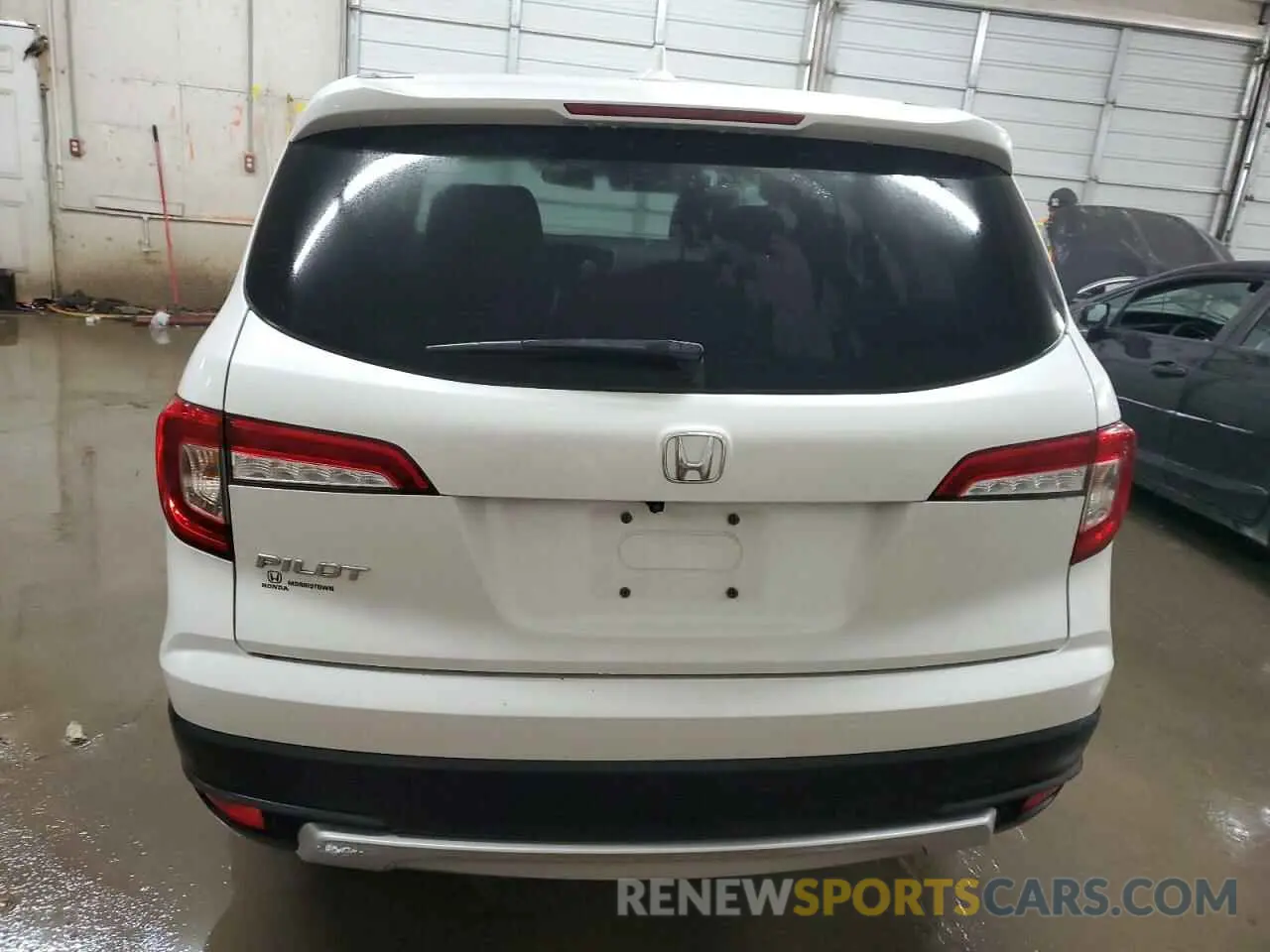 6 Photograph of a damaged car 5FNYF5H35LB022482 HONDA PILOT 2020