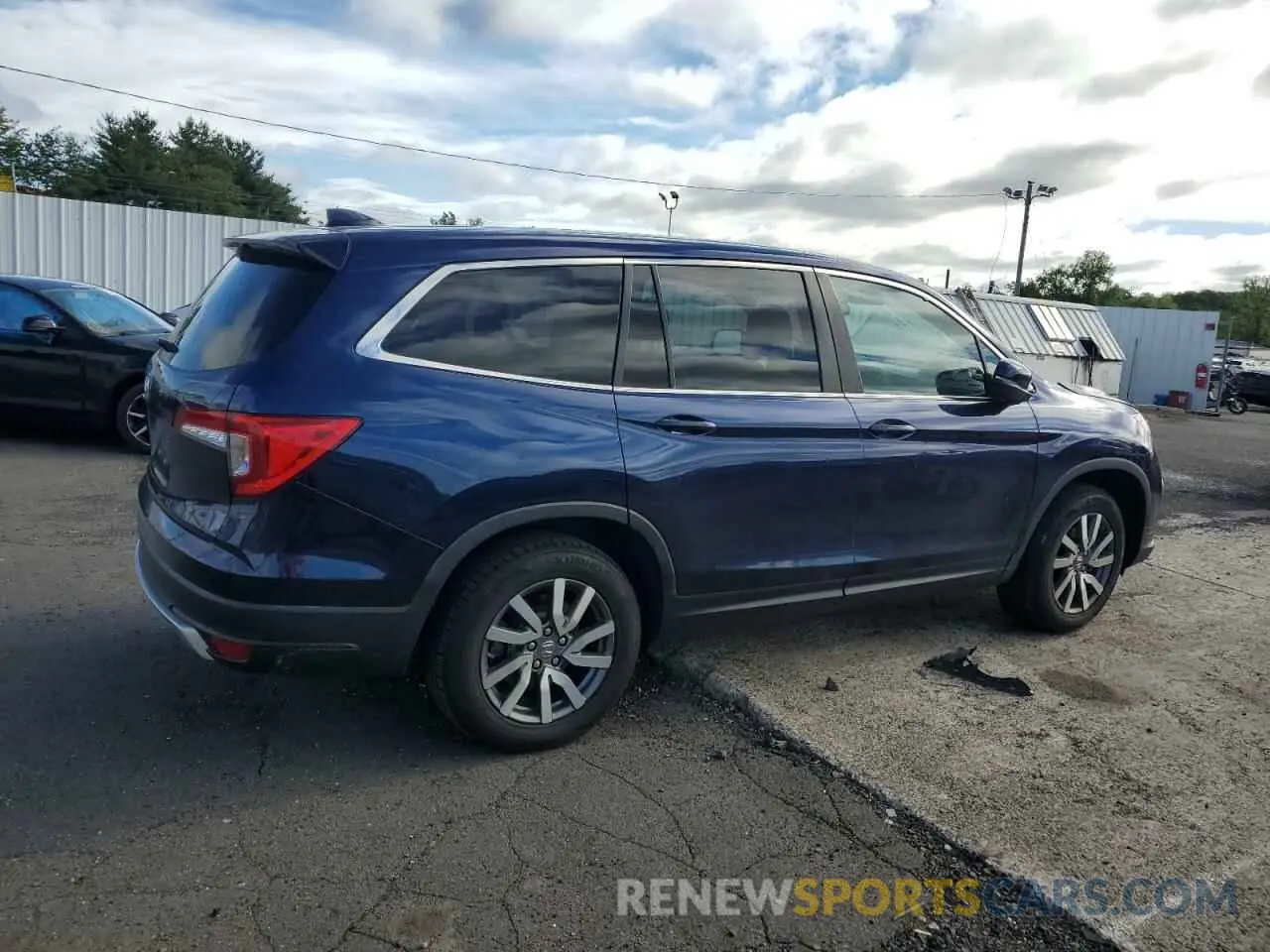 3 Photograph of a damaged car 5FNYF5H39LB016023 HONDA PILOT 2020