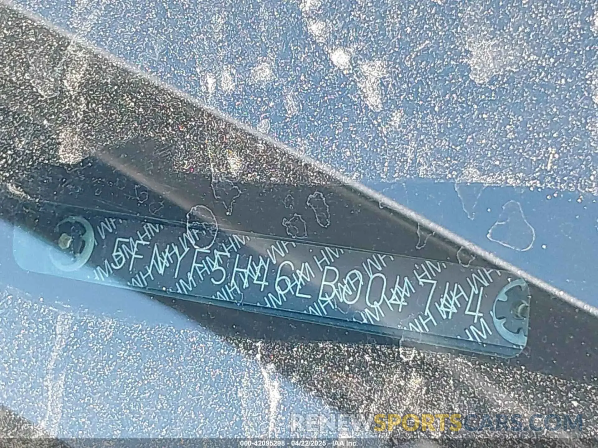 16 Photograph of a damaged car 5FNYF5H46LB004744 HONDA PILOT 2020