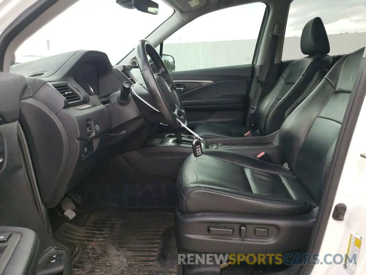 7 Photograph of a damaged car 5FNYF5H47LB003795 HONDA PILOT 2020
