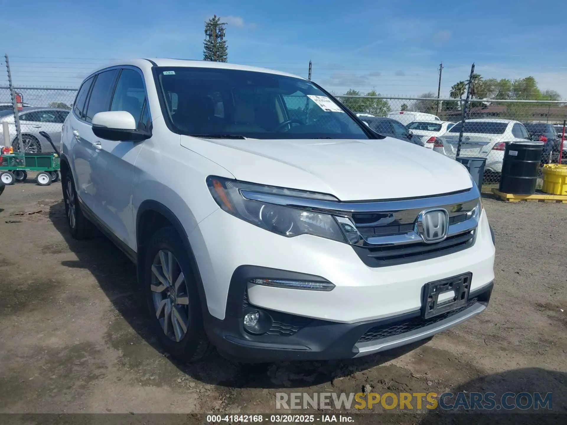 1 Photograph of a damaged car 5FNYF5H52LB008492 HONDA PILOT 2020