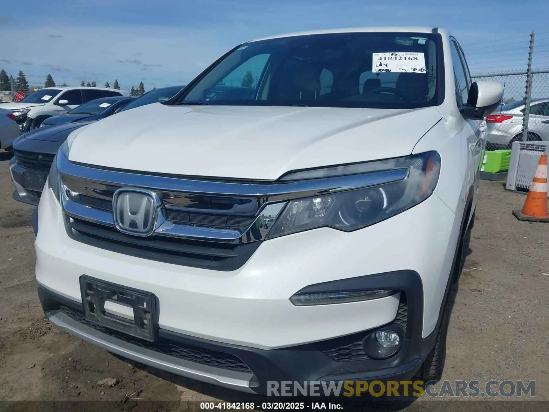 6 Photograph of a damaged car 5FNYF5H52LB008492 HONDA PILOT 2020