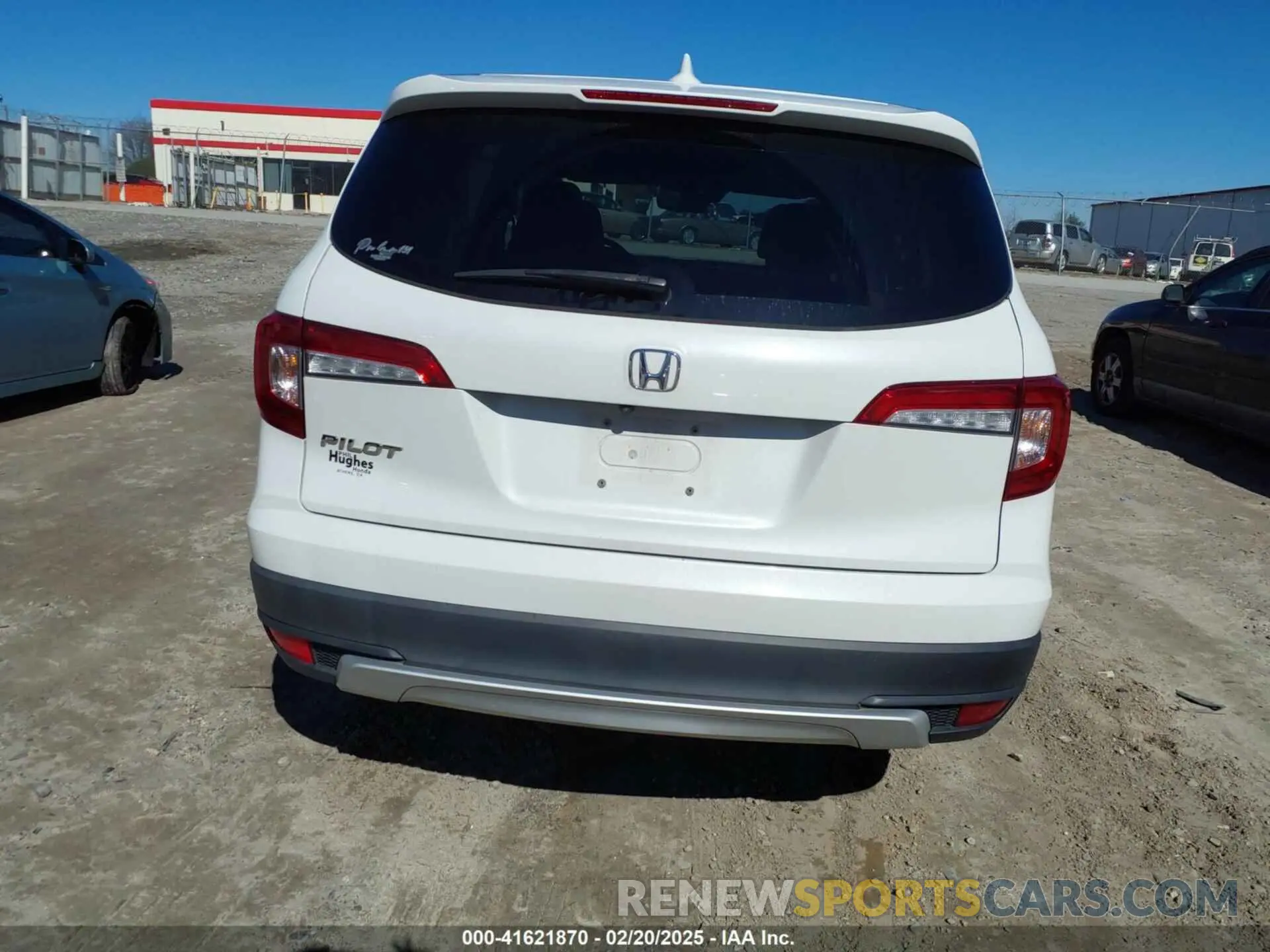 16 Photograph of a damaged car 5FNYF5H53LB003768 HONDA PILOT 2020