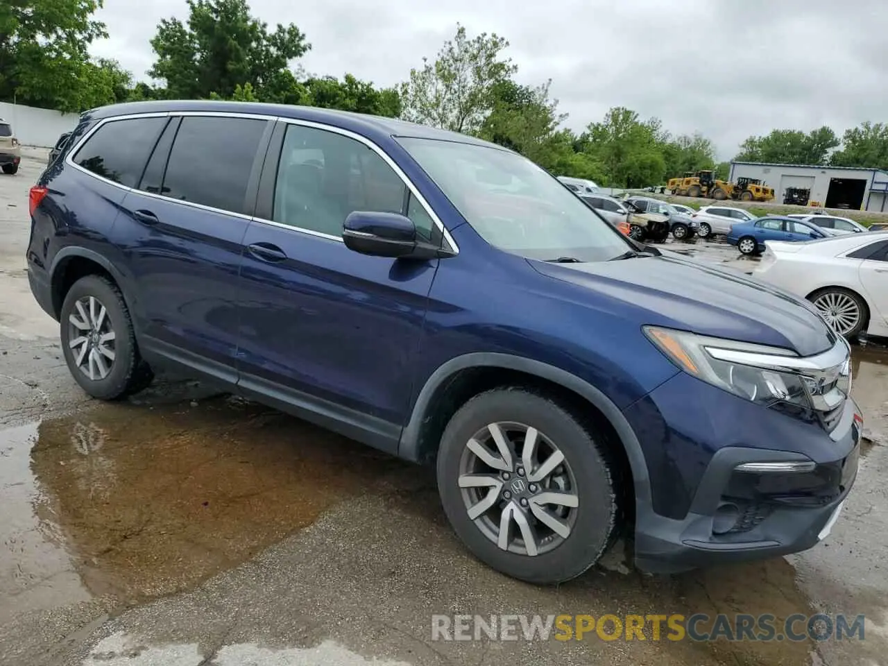 4 Photograph of a damaged car 5FNYF5H53LB014737 HONDA PILOT 2020