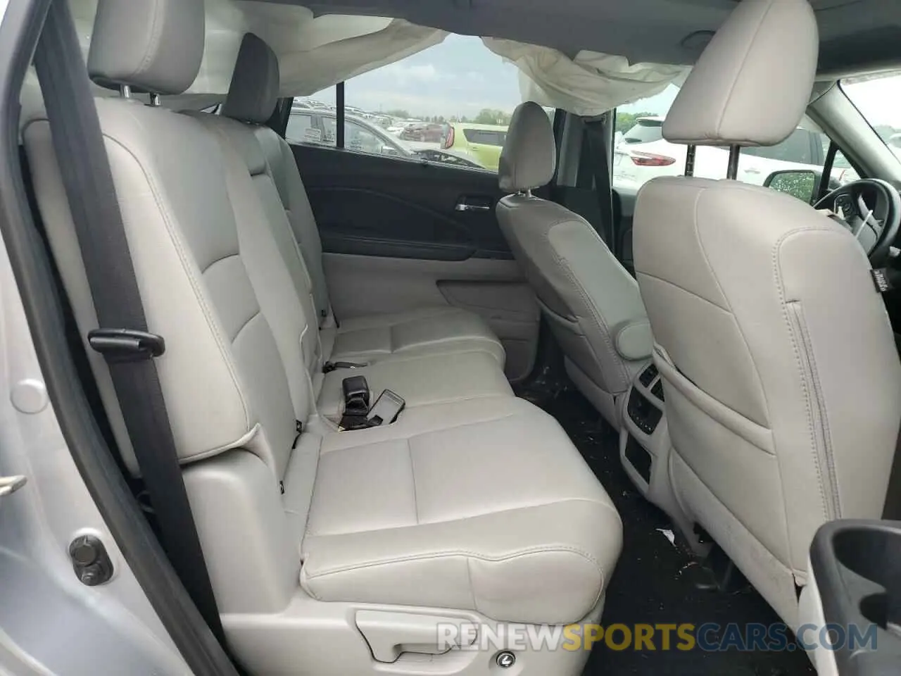 11 Photograph of a damaged car 5FNYF5H54LB011345 HONDA PILOT 2020