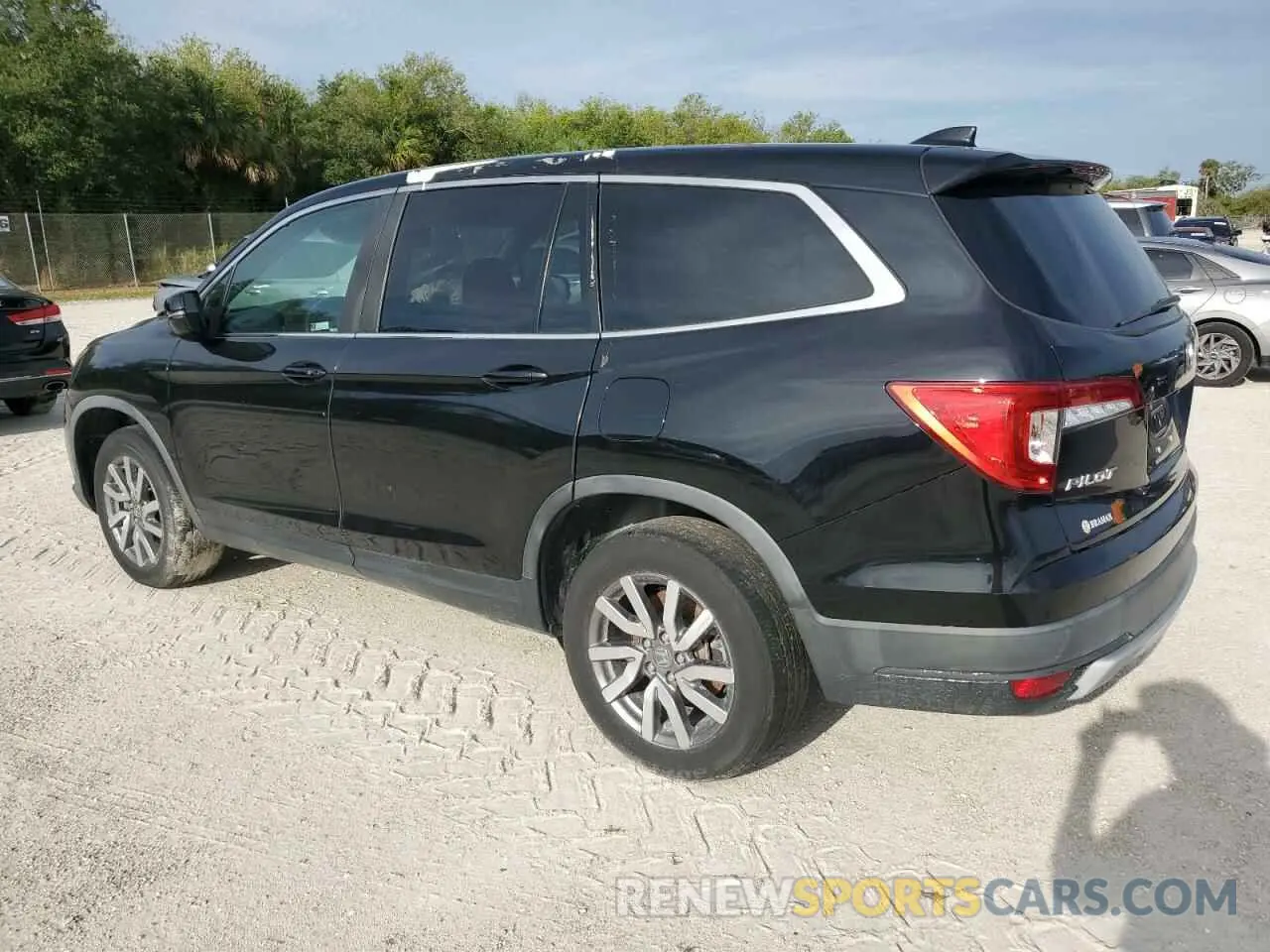 2 Photograph of a damaged car 5FNYF5H56LB005045 HONDA PILOT 2020