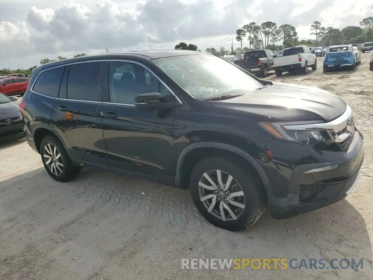 4 Photograph of a damaged car 5FNYF5H56LB005045 HONDA PILOT 2020