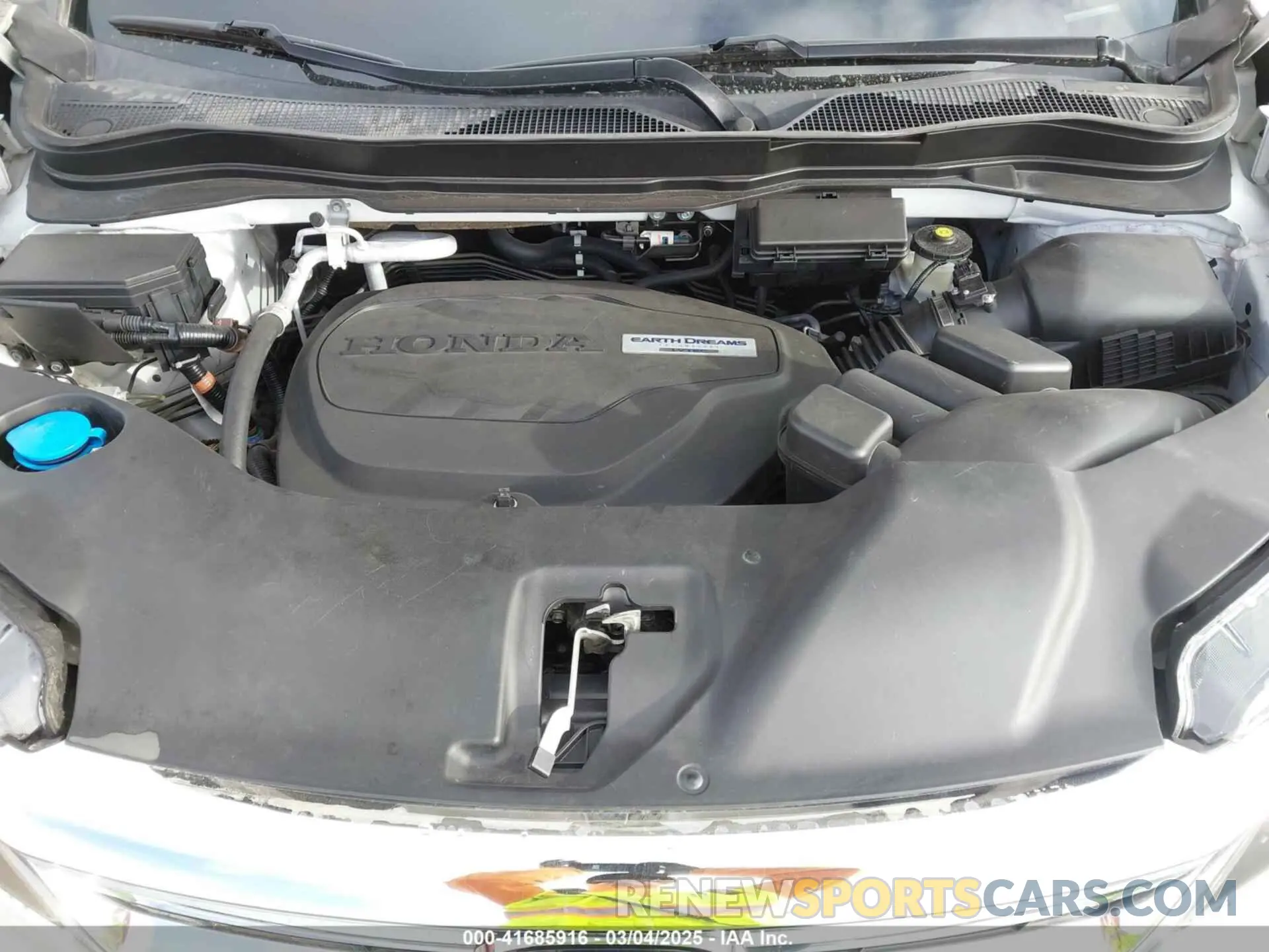10 Photograph of a damaged car 5FNYF5H57LB003059 HONDA PILOT 2020