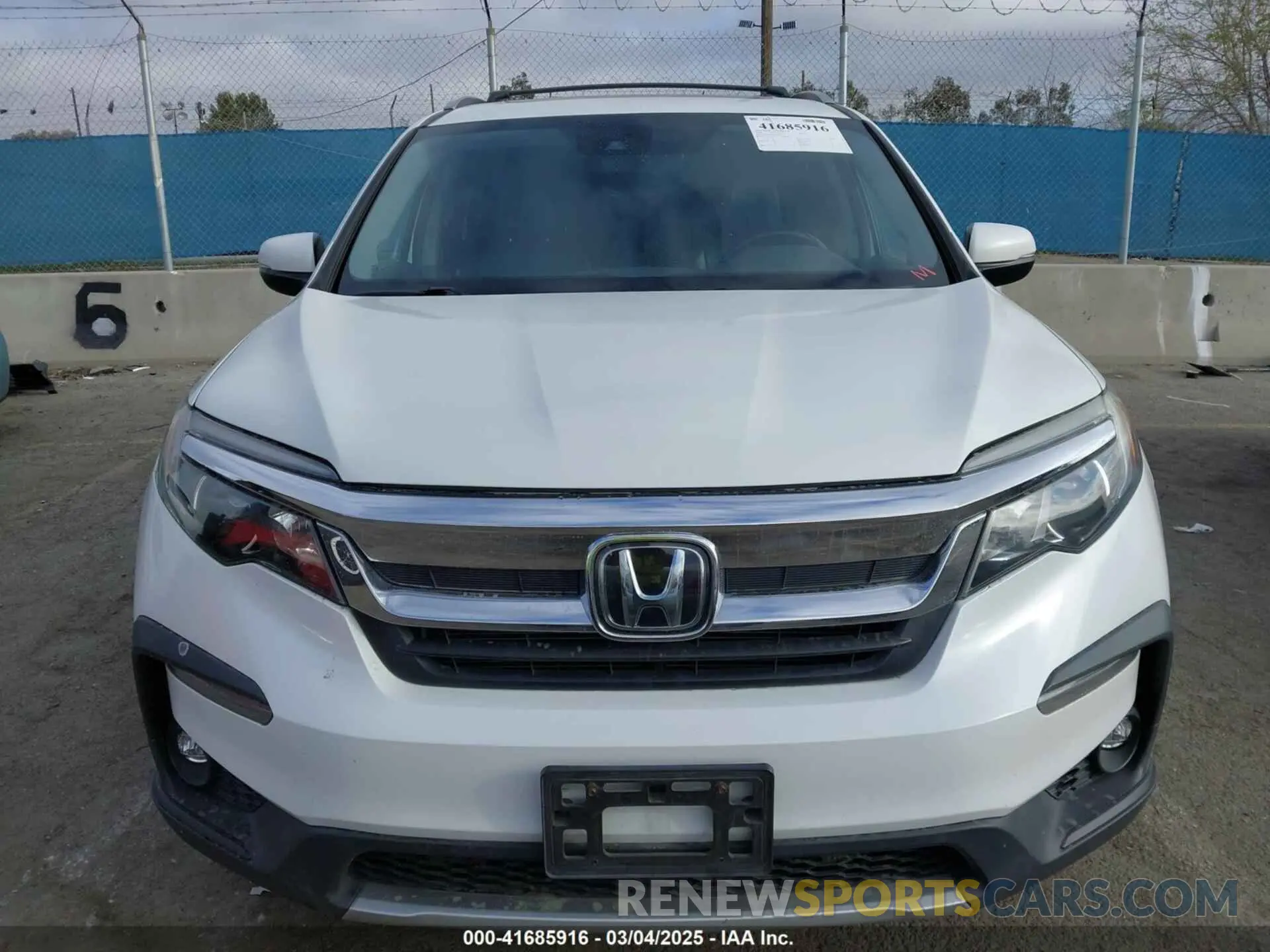 6 Photograph of a damaged car 5FNYF5H57LB003059 HONDA PILOT 2020
