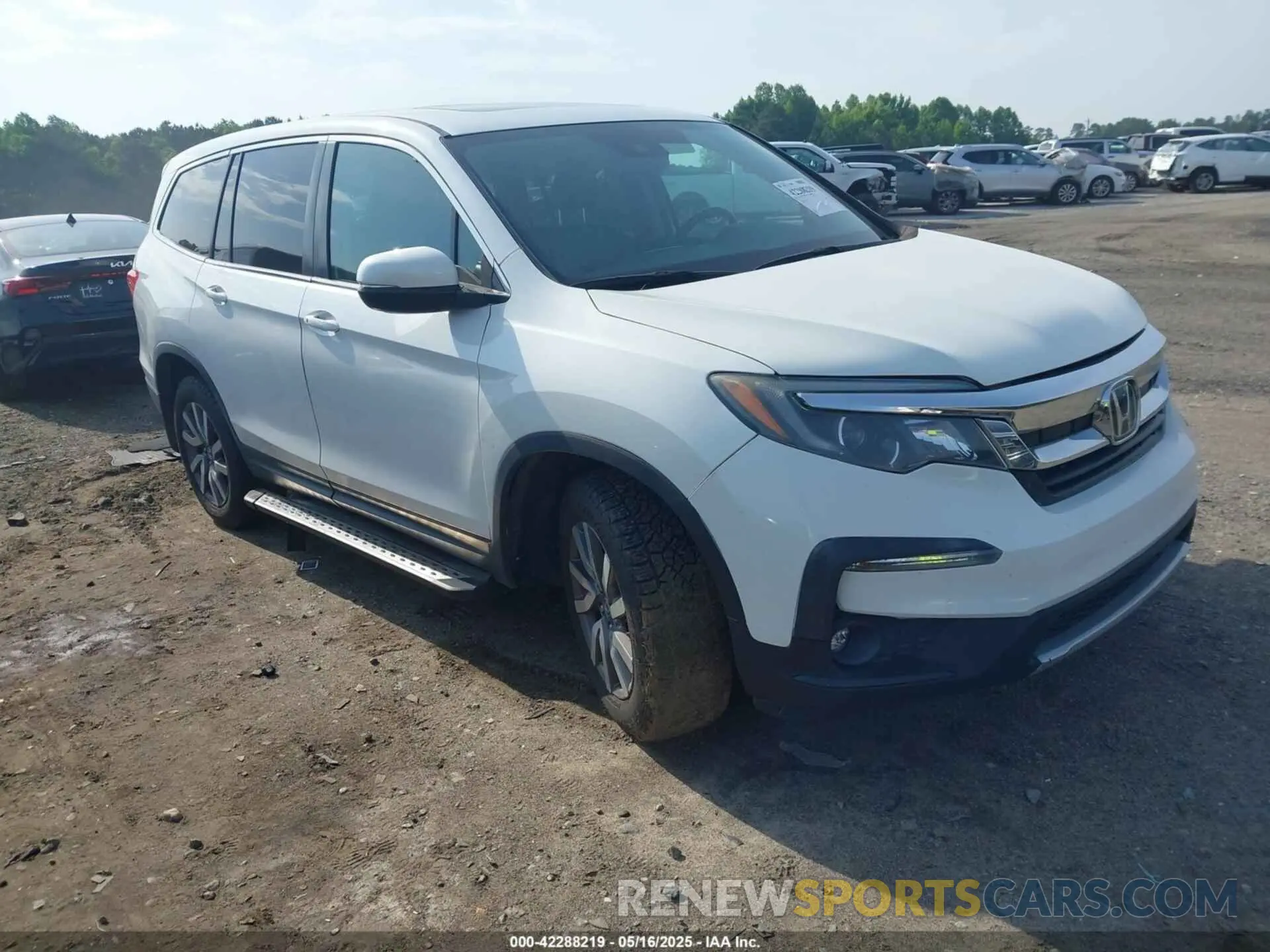 1 Photograph of a damaged car 5FNYF5H57LB005412 HONDA PILOT 2020