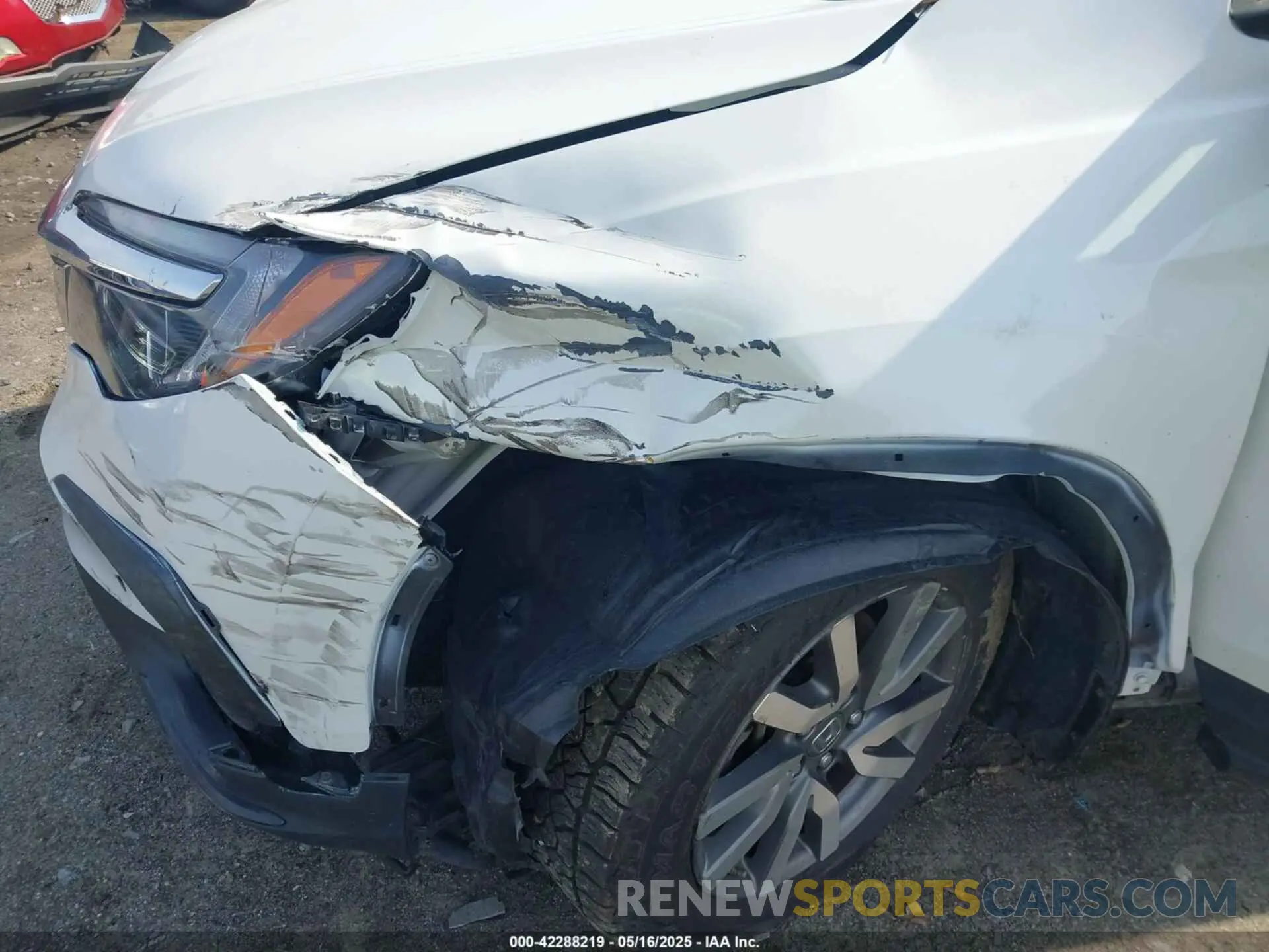 6 Photograph of a damaged car 5FNYF5H57LB005412 HONDA PILOT 2020