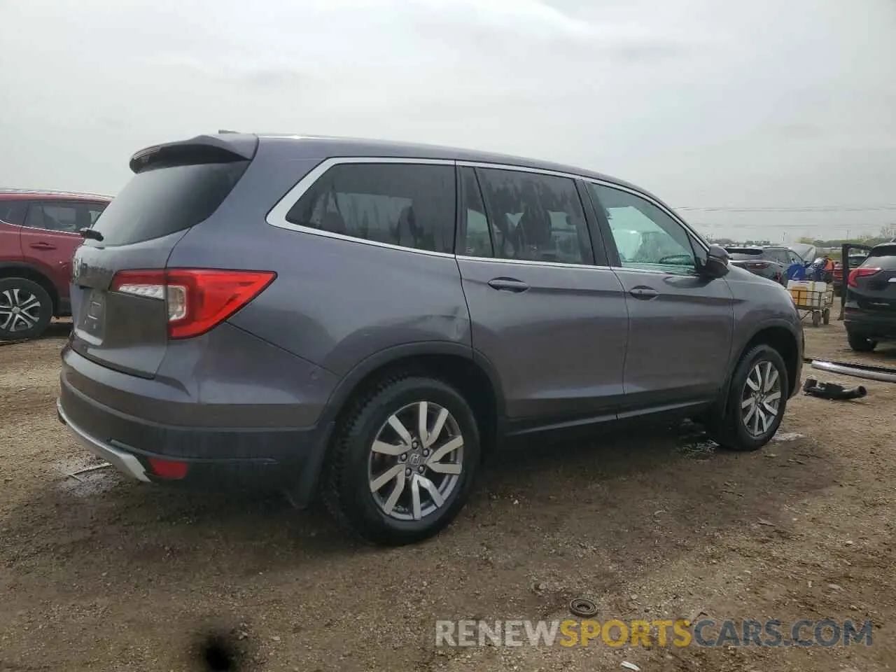 3 Photograph of a damaged car 5FNYF5H57LB006558 HONDA PILOT 2020