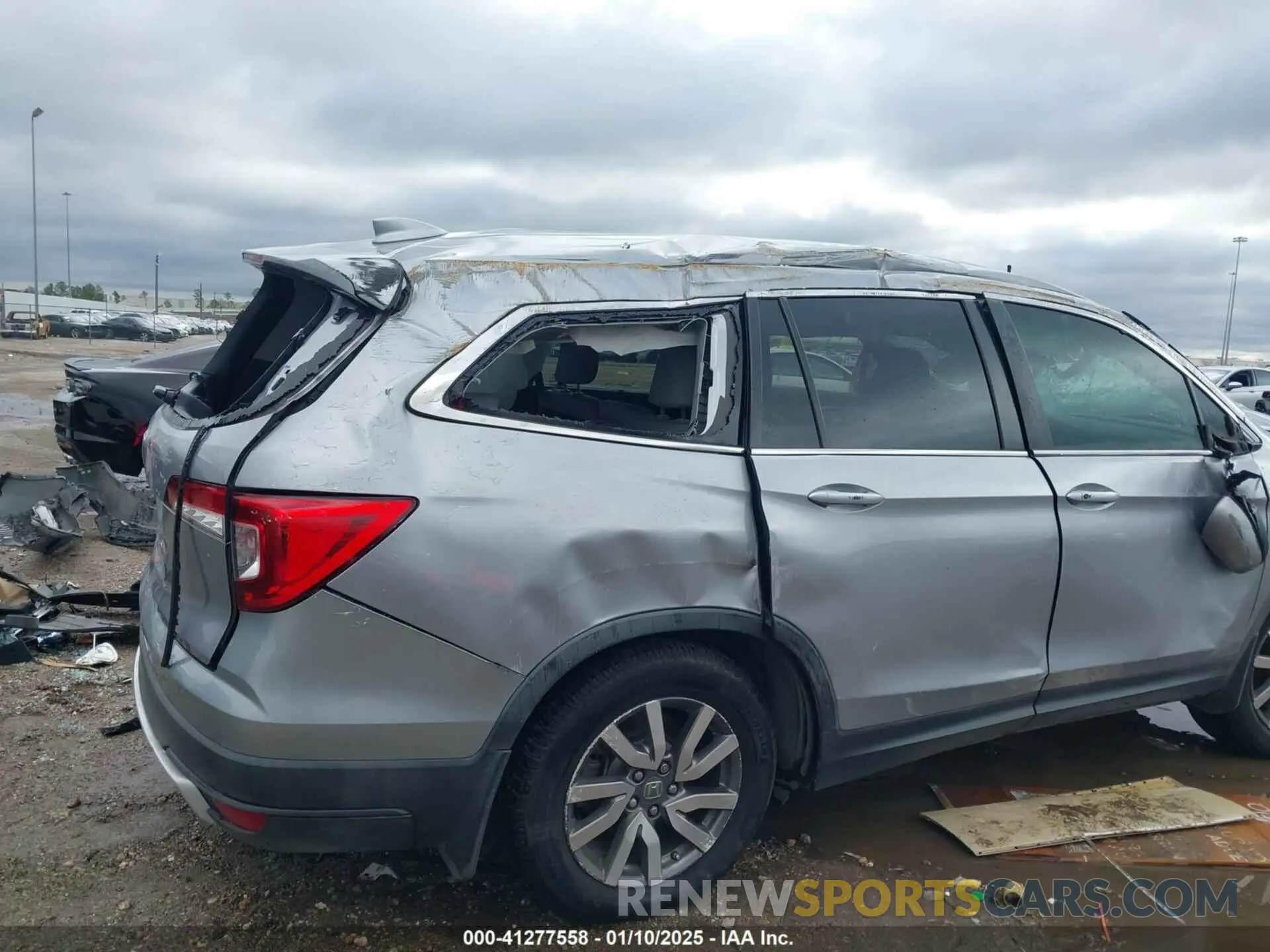 13 Photograph of a damaged car 5FNYF5H57LB026230 HONDA PILOT 2020