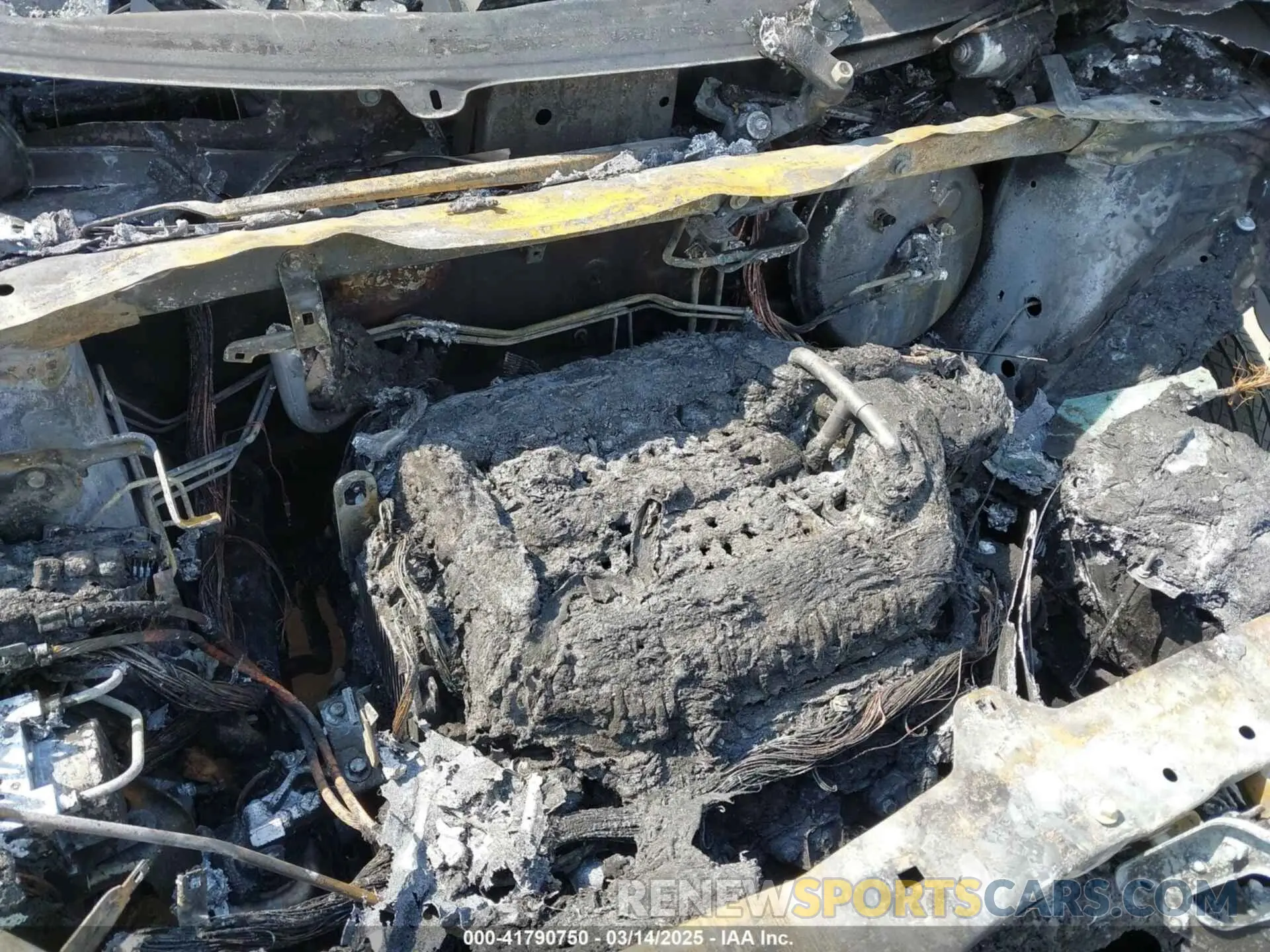 10 Photograph of a damaged car 5FNYF5H57LB026745 HONDA PILOT 2020