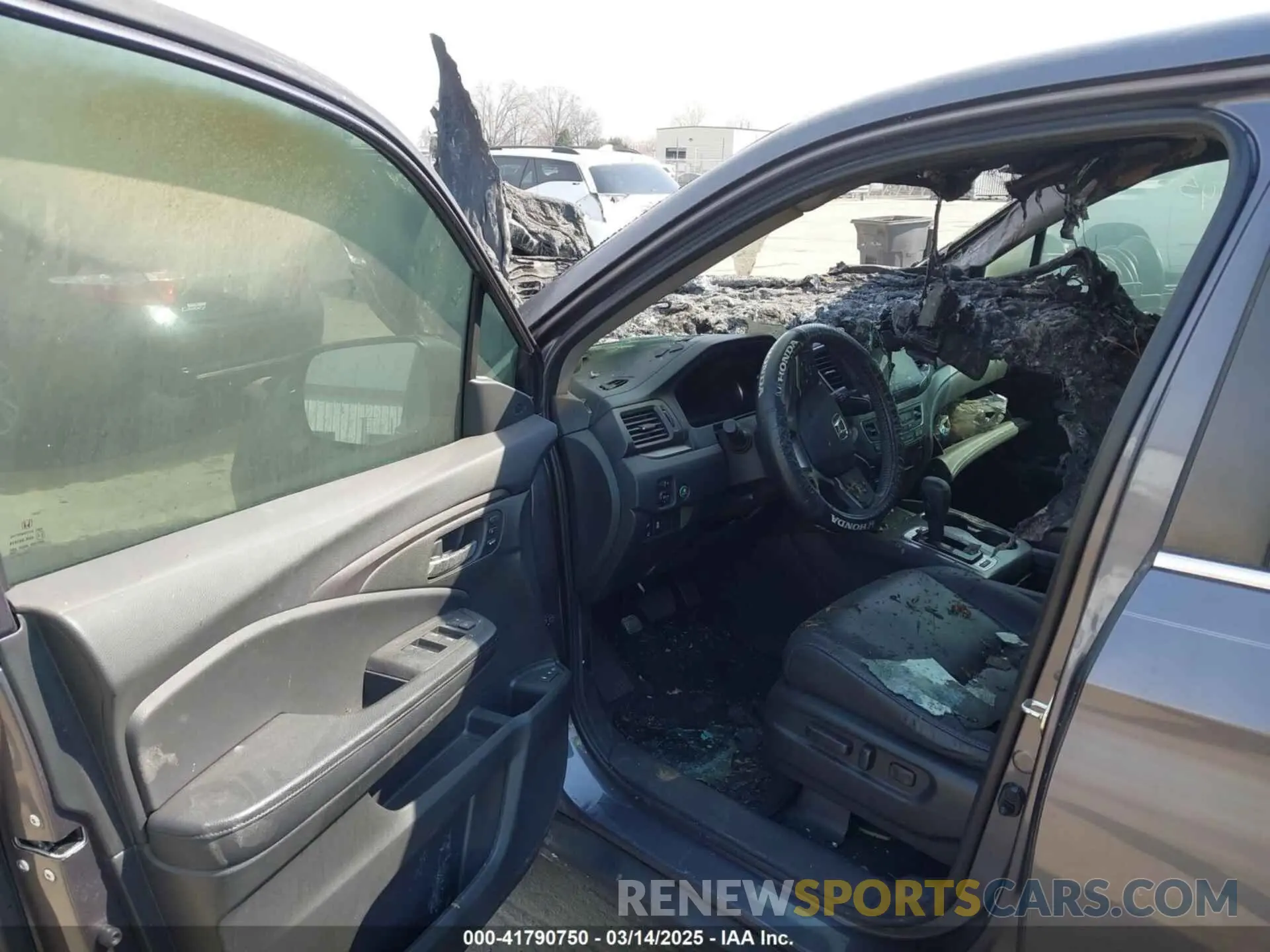 5 Photograph of a damaged car 5FNYF5H57LB026745 HONDA PILOT 2020