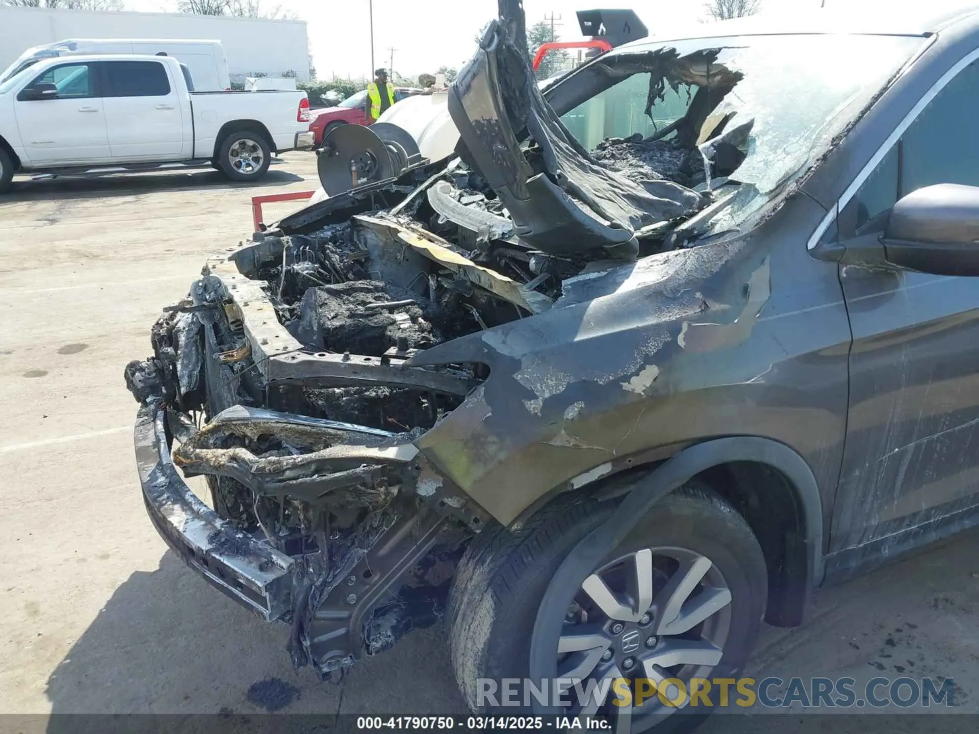6 Photograph of a damaged car 5FNYF5H57LB026745 HONDA PILOT 2020