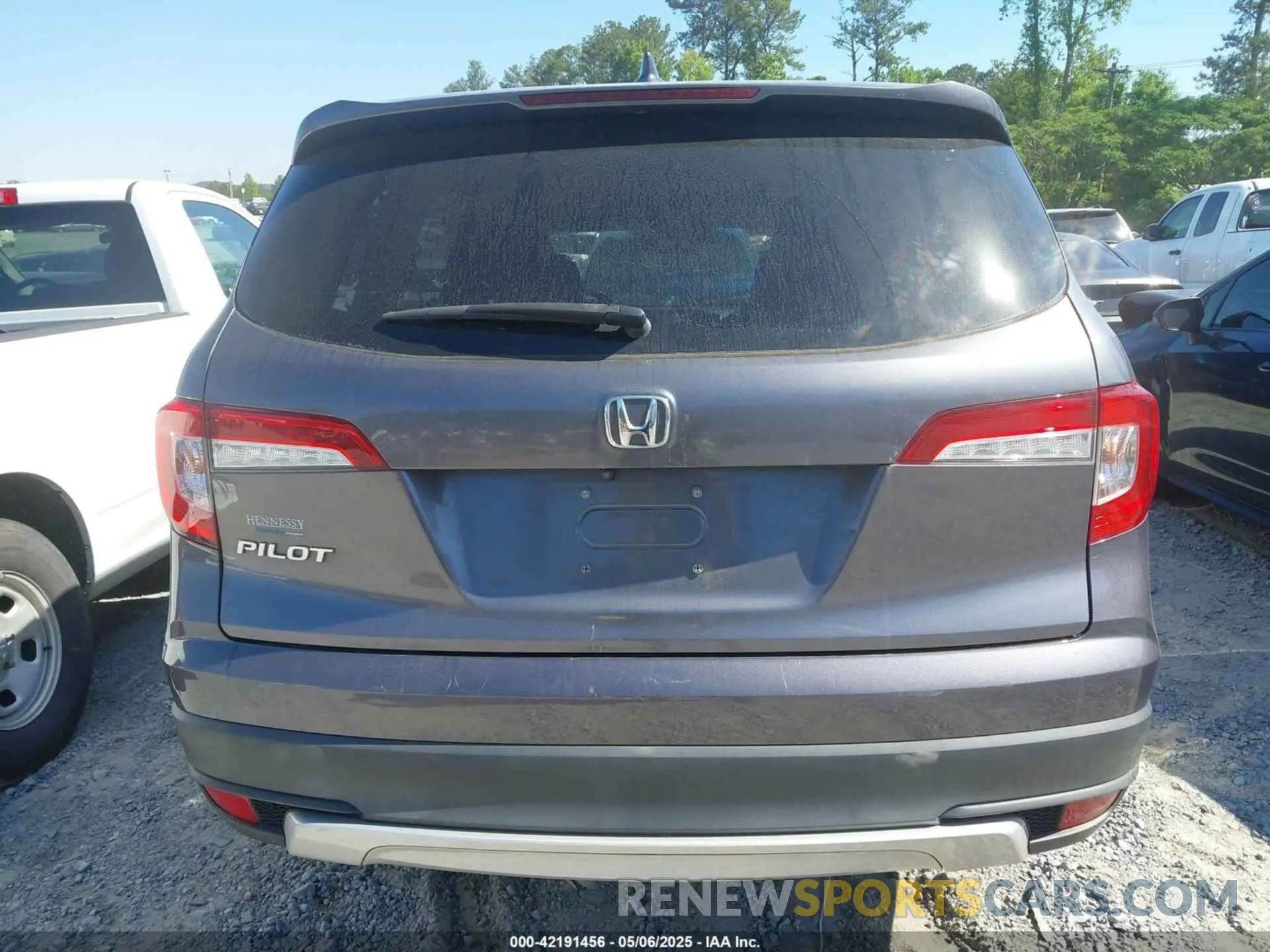 16 Photograph of a damaged car 5FNYF5H58LB006357 HONDA PILOT 2020