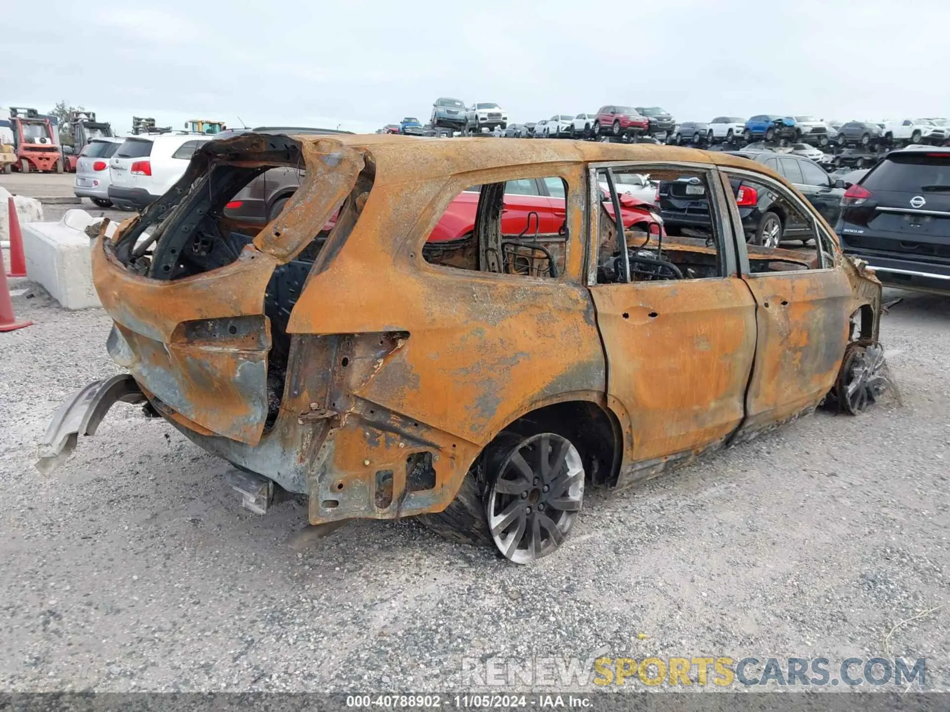 4 Photograph of a damaged car 5FNYF5H58LB017343 HONDA PILOT 2020