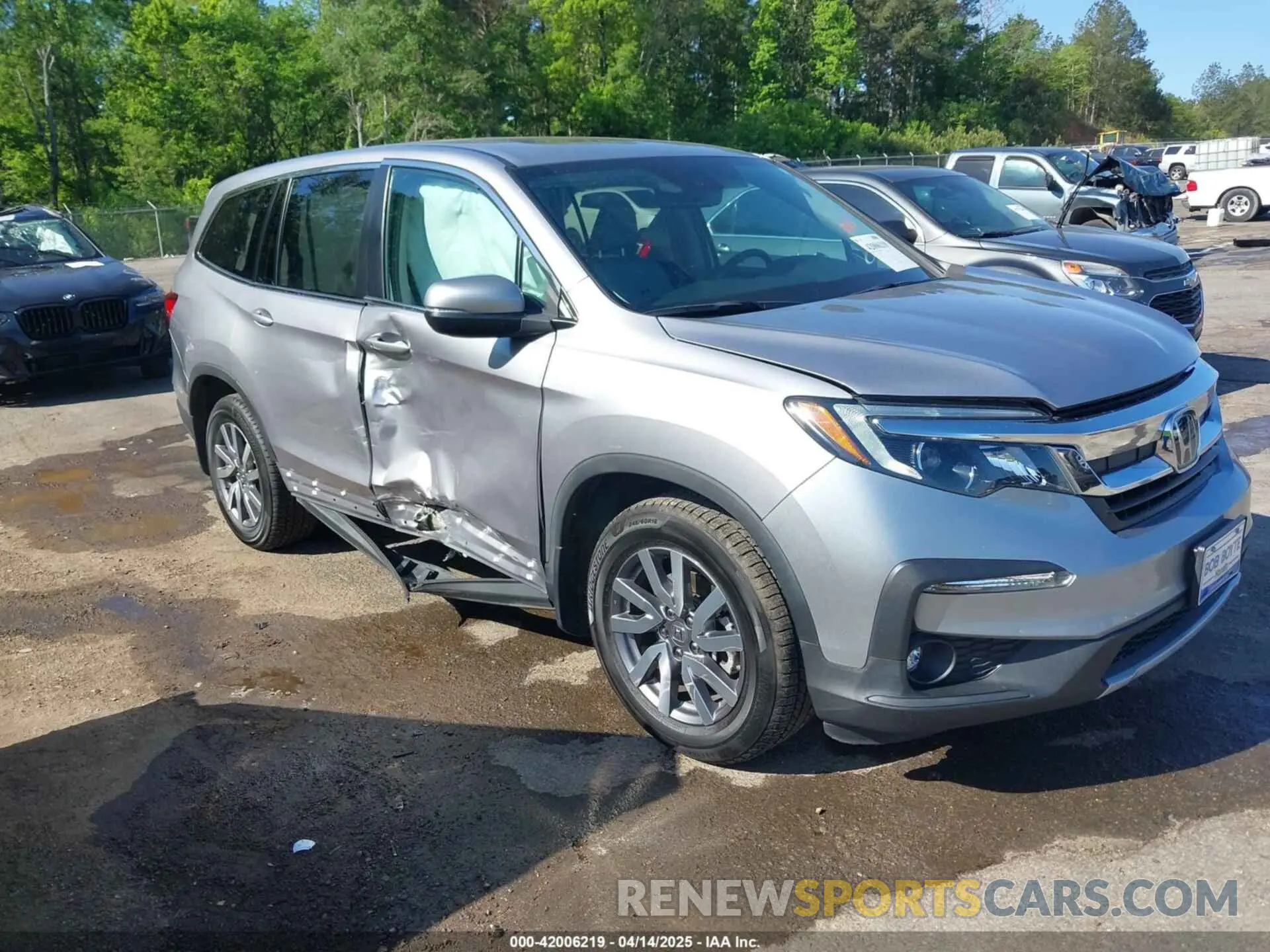 1 Photograph of a damaged car 5FNYF5H58LB028410 HONDA PILOT 2020