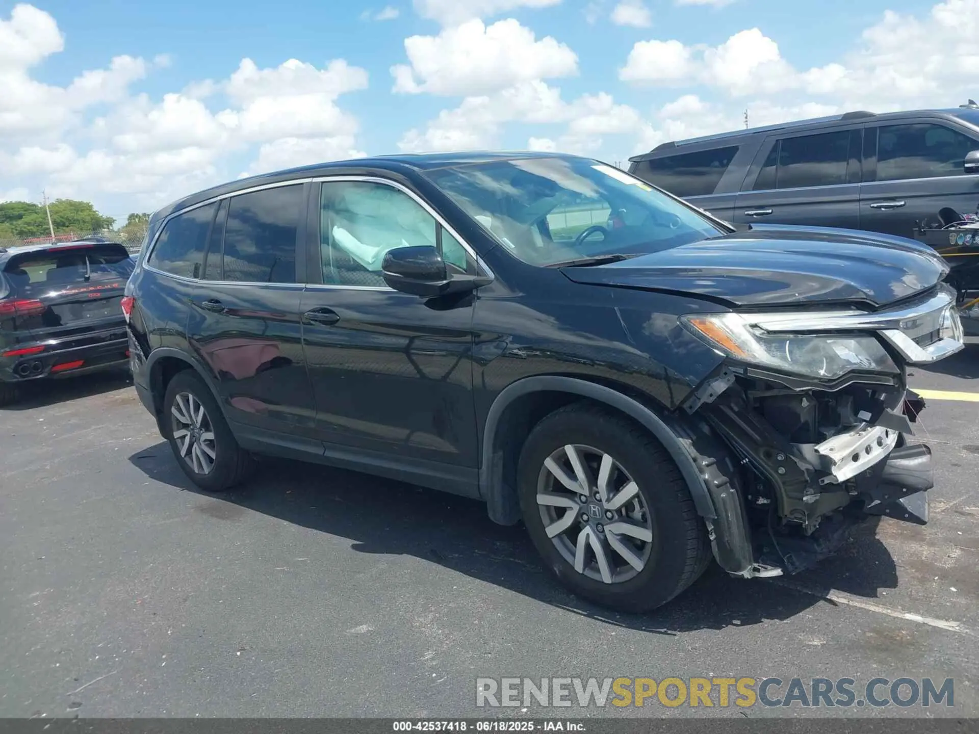 14 Photograph of a damaged car 5FNYF5H59LB006867 HONDA PILOT 2020