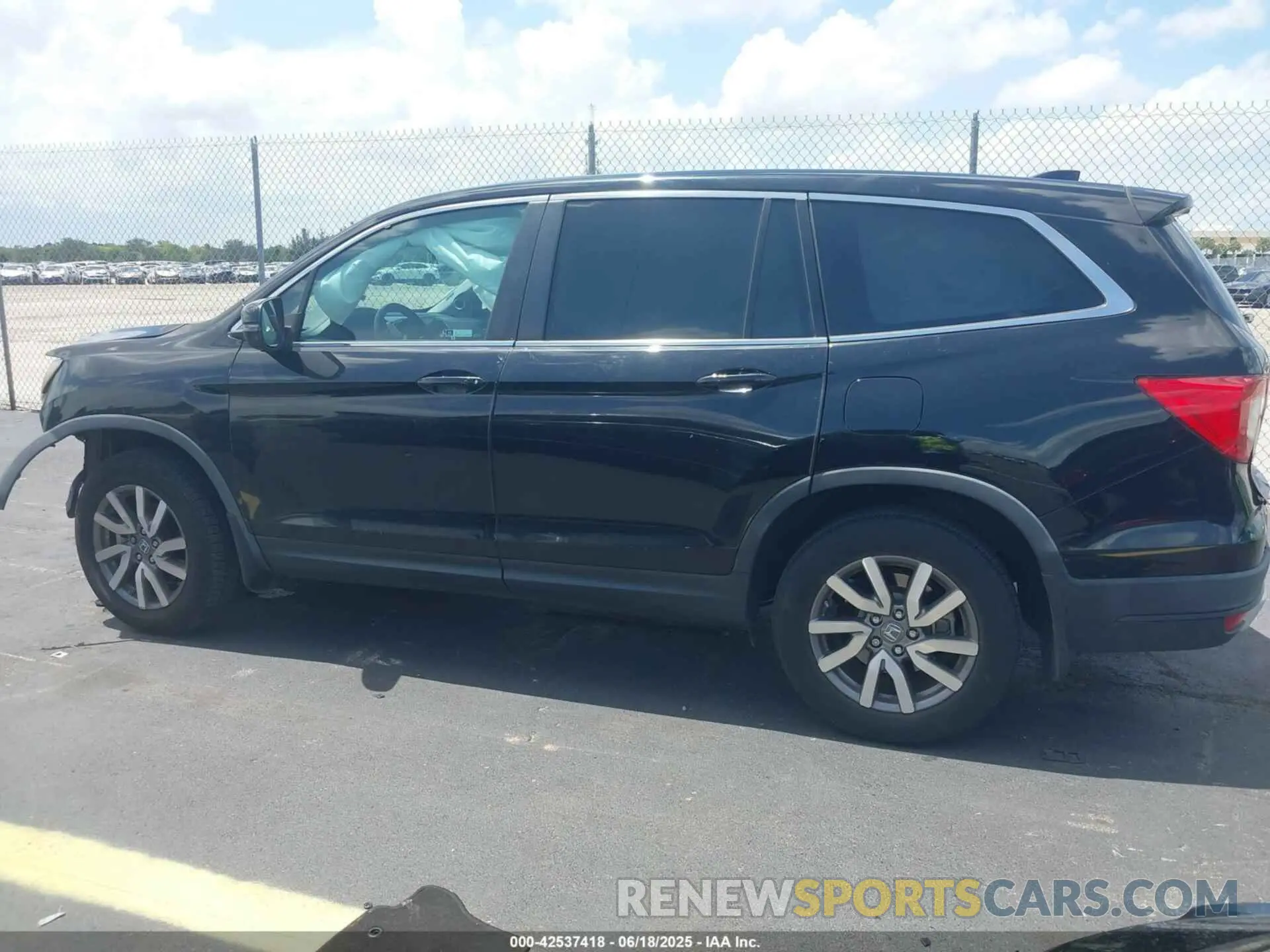 15 Photograph of a damaged car 5FNYF5H59LB006867 HONDA PILOT 2020