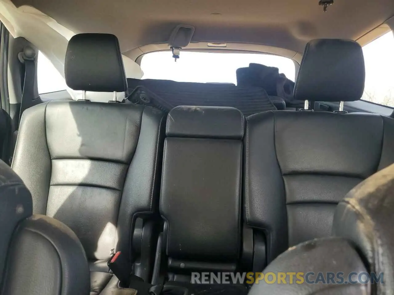 10 Photograph of a damaged car 5FNYF5H59LB009624 HONDA PILOT 2020