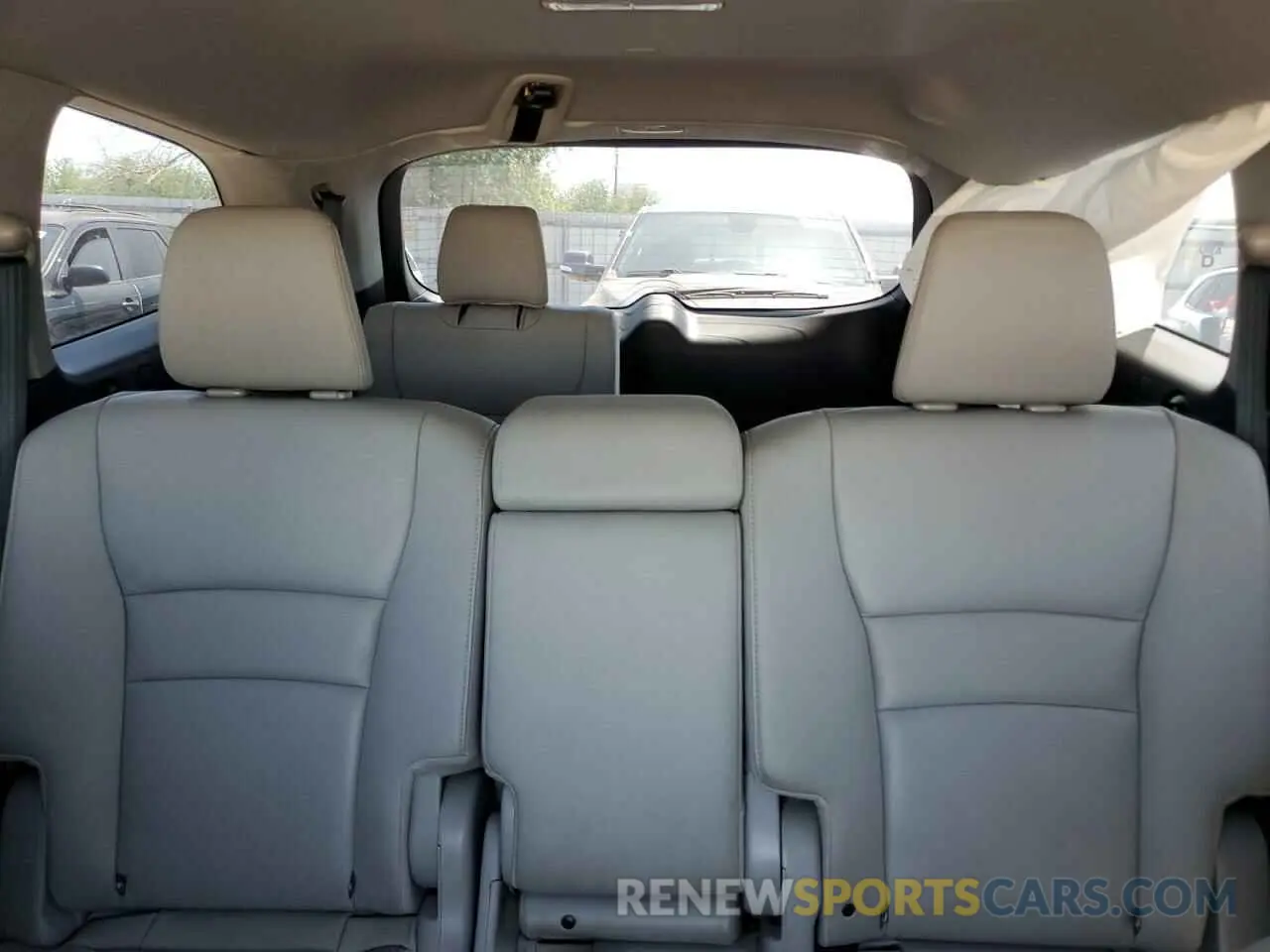 10 Photograph of a damaged car 5FNYF5H59LB010398 HONDA PILOT 2020