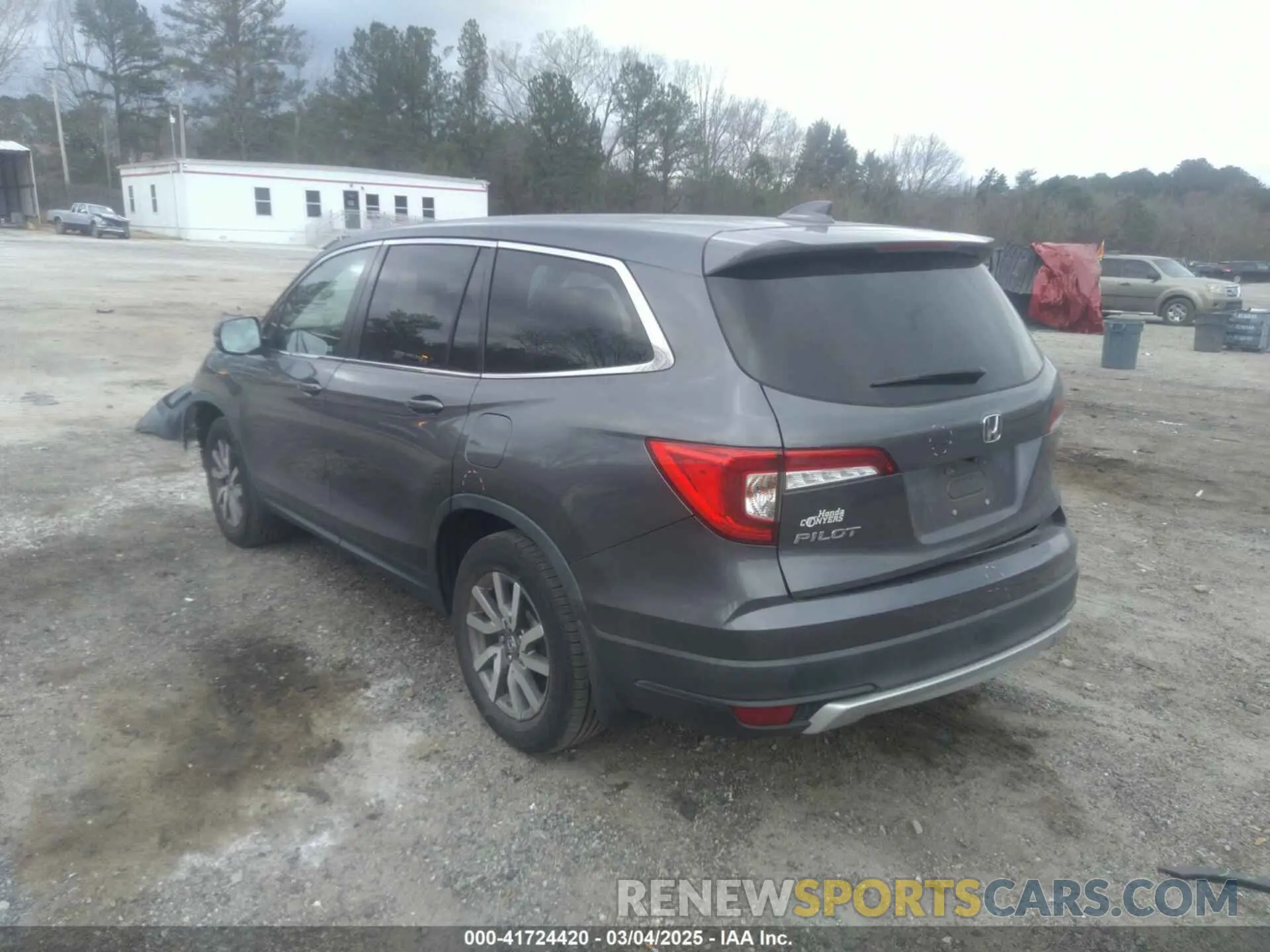 3 Photograph of a damaged car 5FNYF5H59LB023572 HONDA PILOT 2020