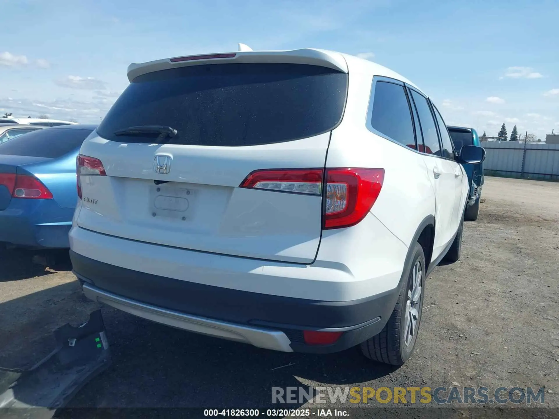 4 Photograph of a damaged car 5FNYF5H59LB027265 HONDA PILOT 2020