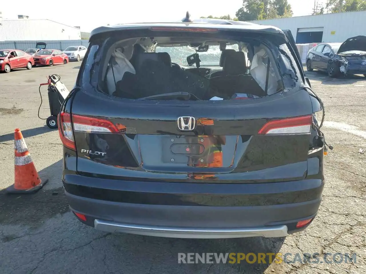 6 Photograph of a damaged car 5FNYF5H5XLB011429 HONDA PILOT 2020