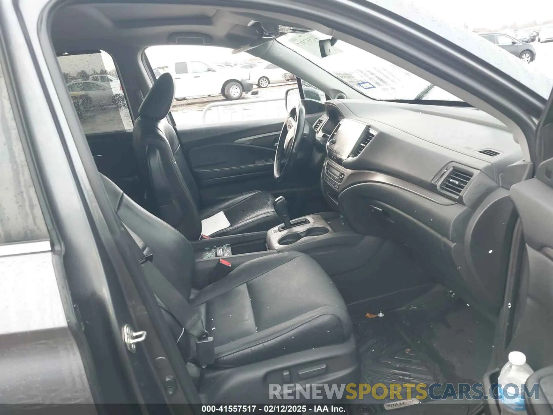 5 Photograph of a damaged car 5FNYF5H5XLB017103 HONDA PILOT 2020