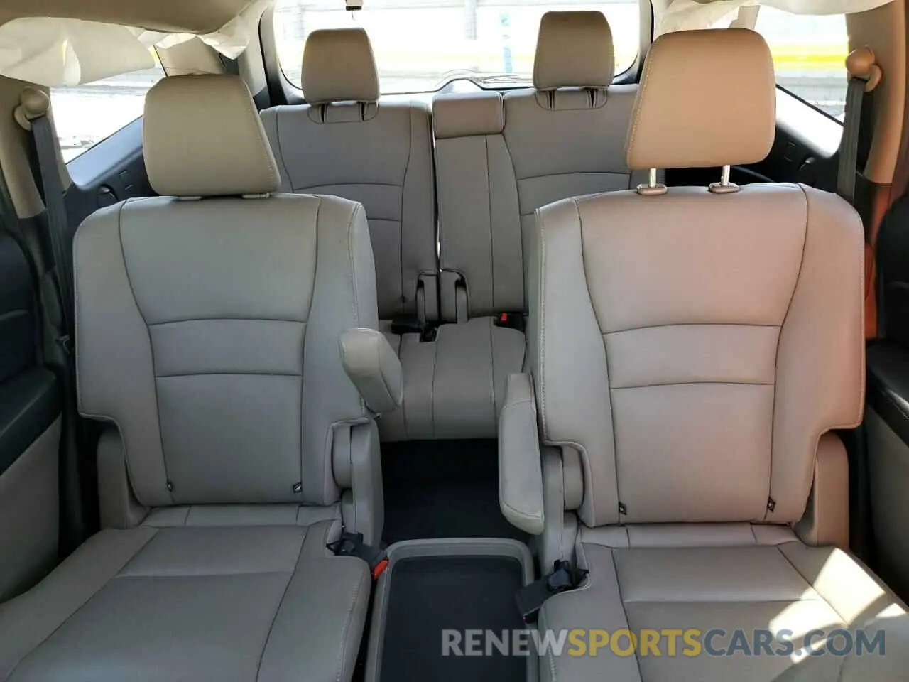 10 Photograph of a damaged car 5FNYF5H60LB012291 HONDA PILOT 2020