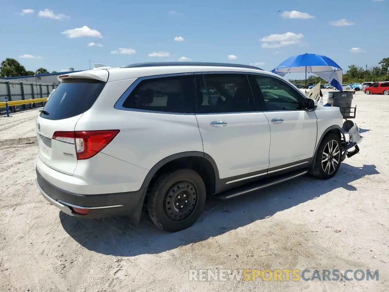 3 Photograph of a damaged car 5FNYF5H60LB012291 HONDA PILOT 2020