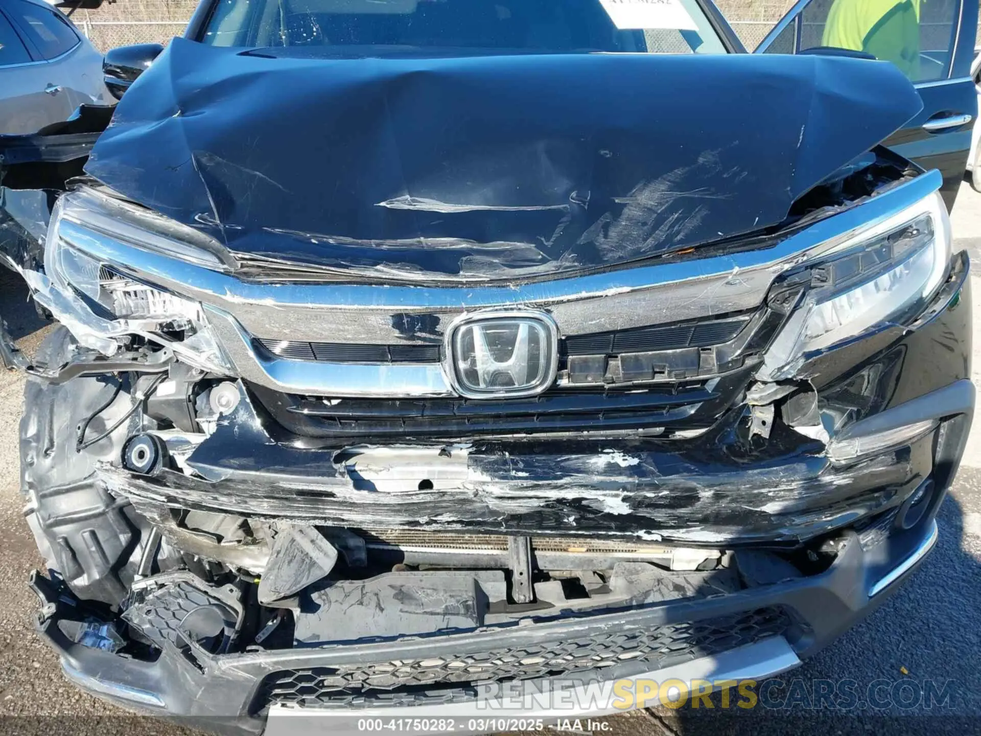 10 Photograph of a damaged car 5FNYF5H64LB006073 HONDA PILOT 2020