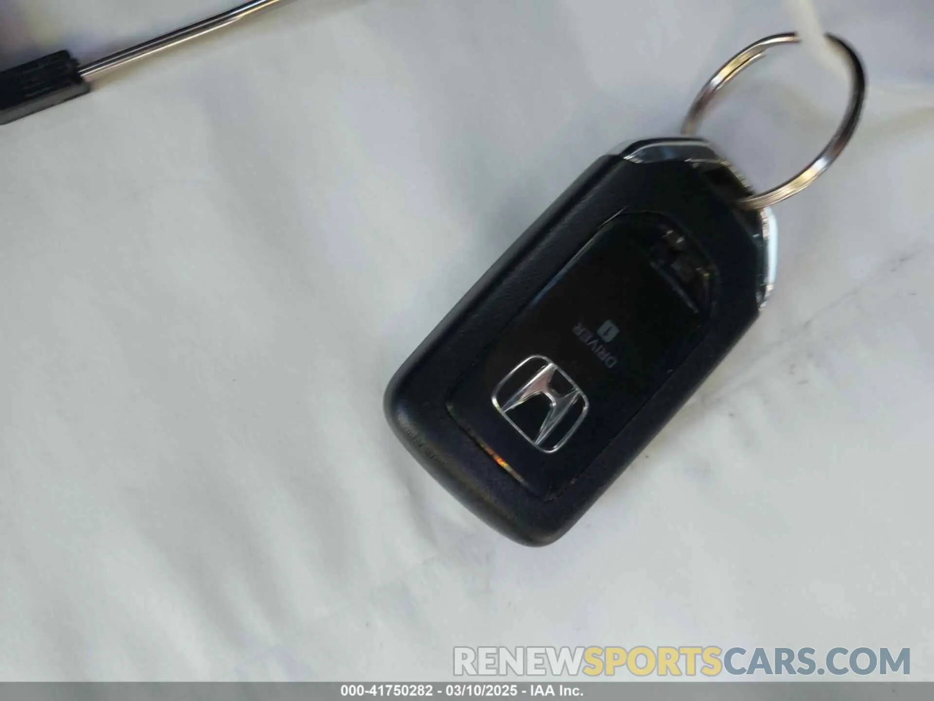 11 Photograph of a damaged car 5FNYF5H64LB006073 HONDA PILOT 2020