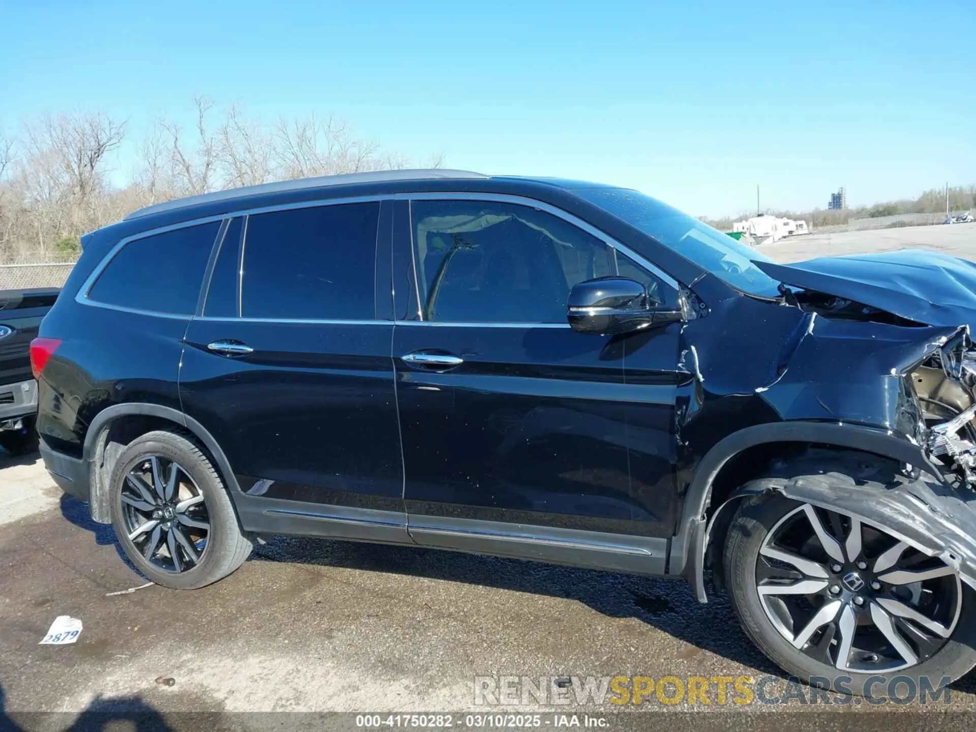 13 Photograph of a damaged car 5FNYF5H64LB006073 HONDA PILOT 2020